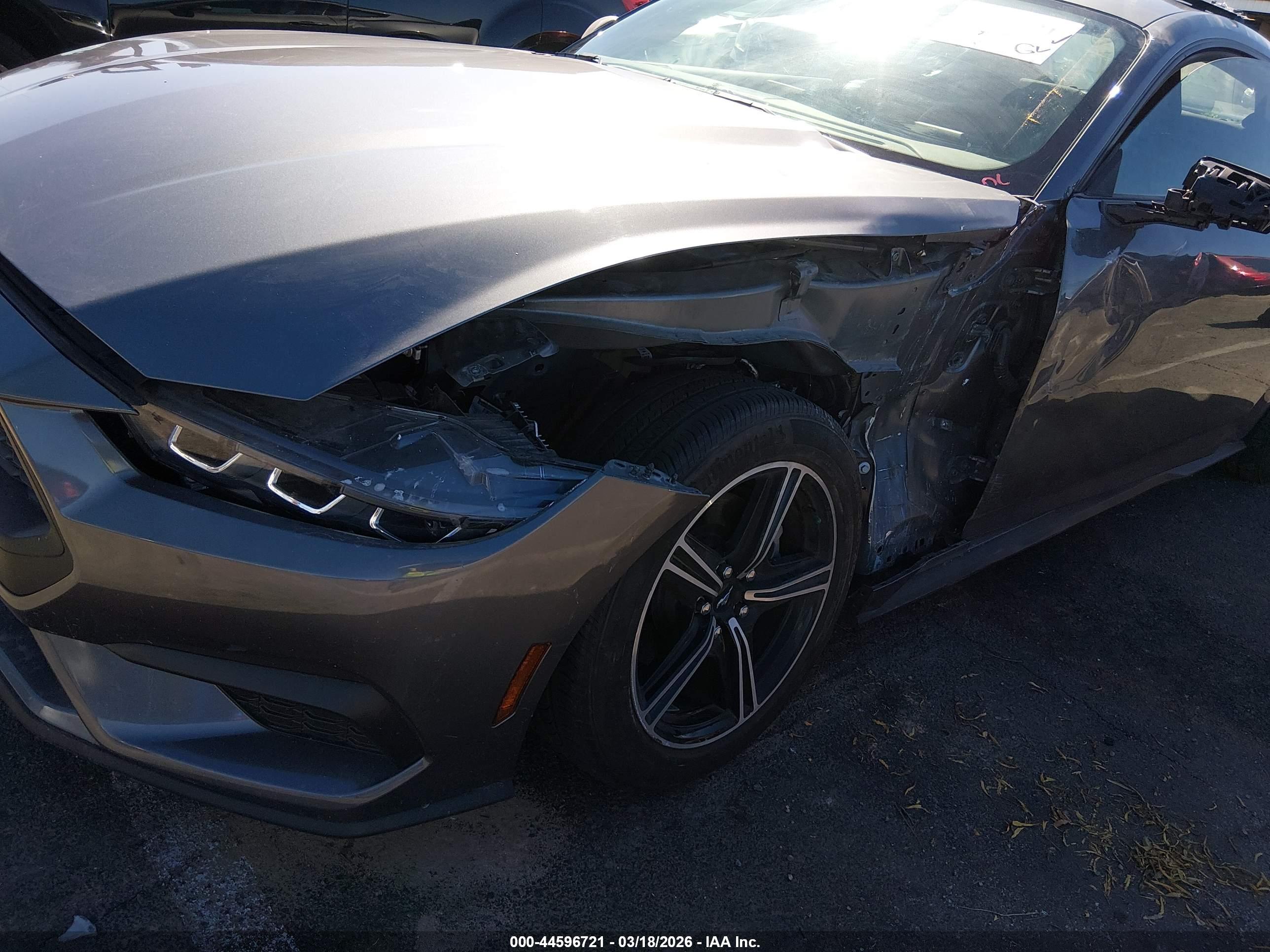 FORD MUSTANG image 6