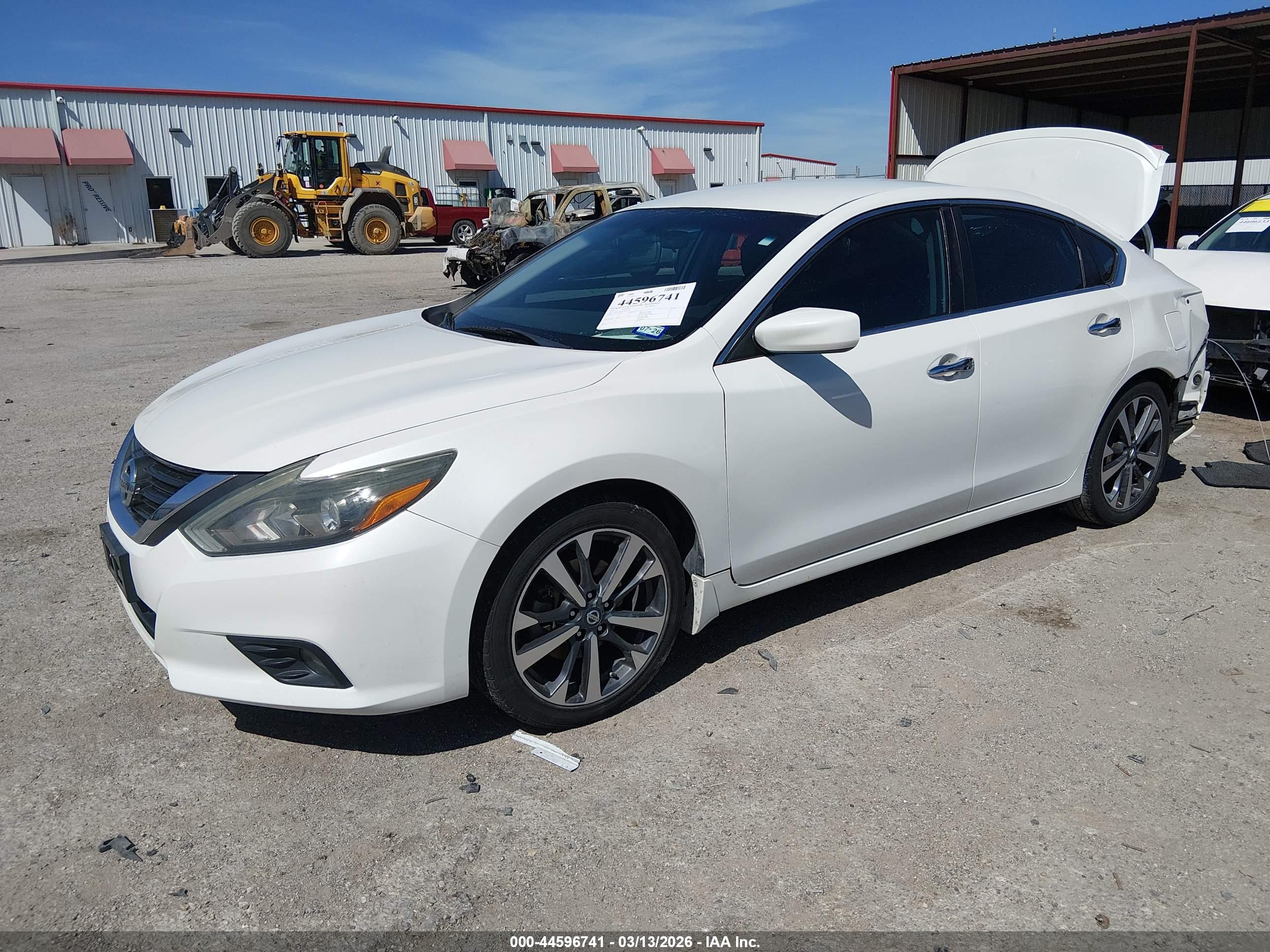 NISSAN ALTIMA image 2