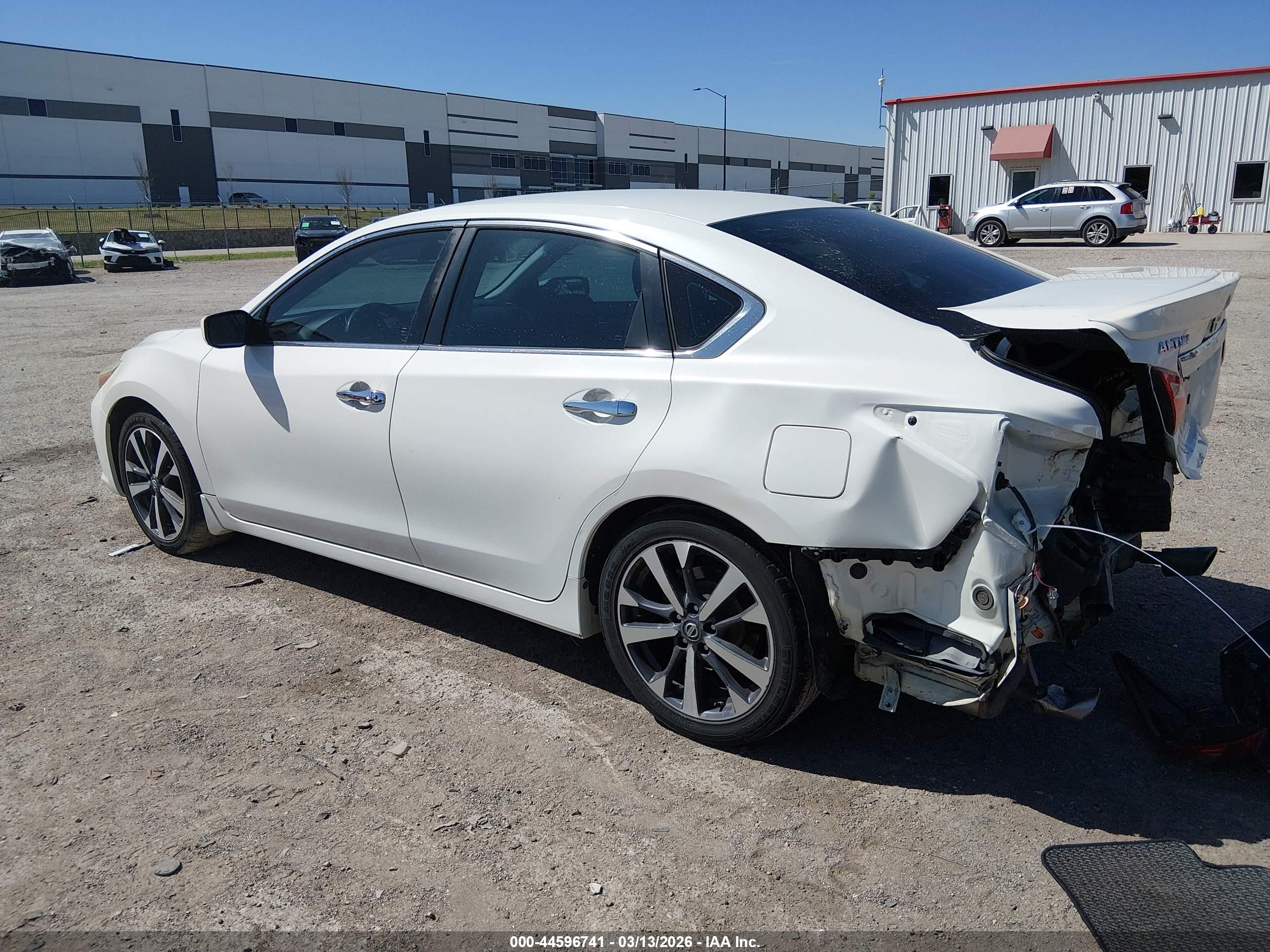 NISSAN ALTIMA image 3