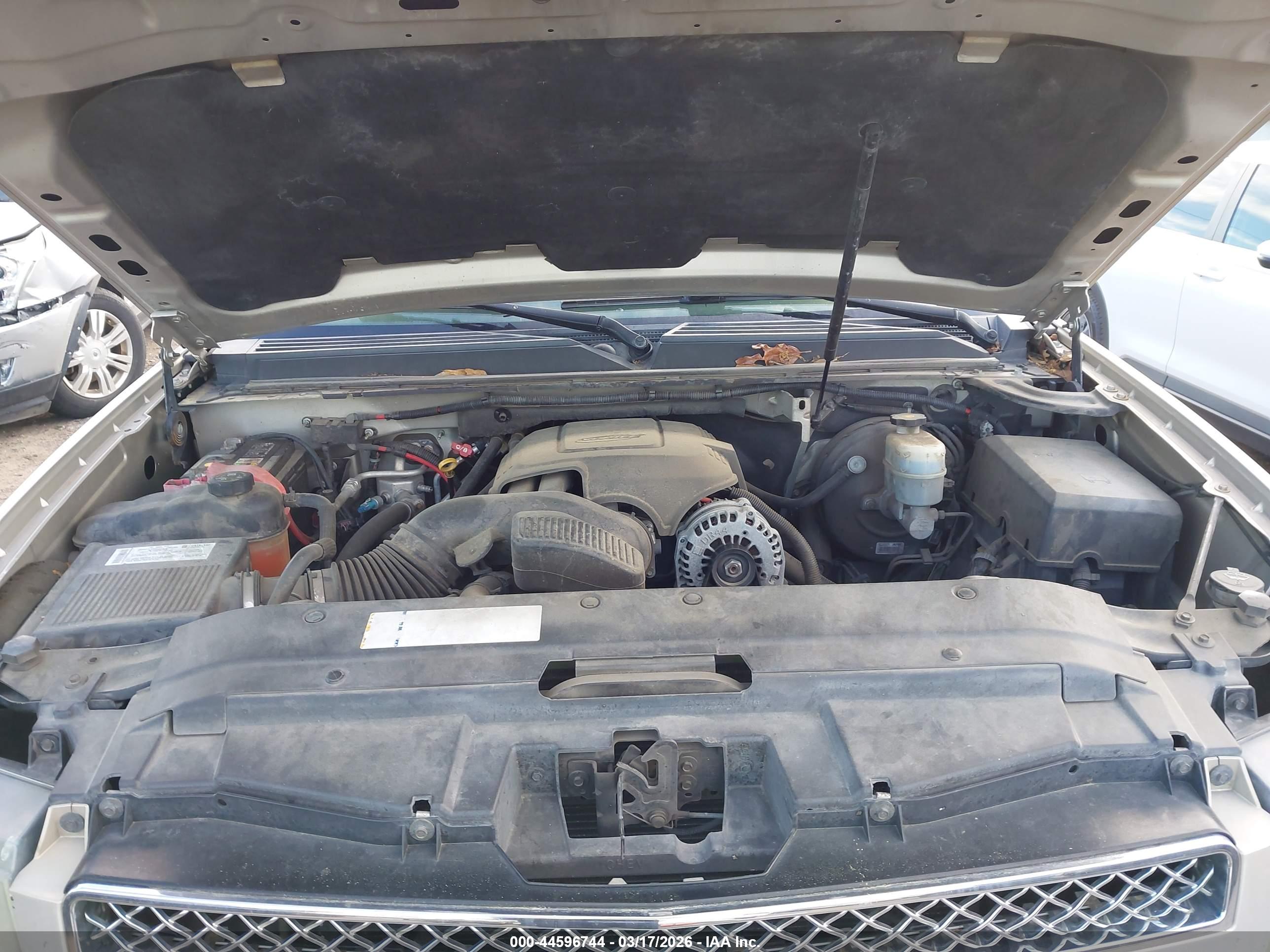 CHEVROLET TAHOE image 10