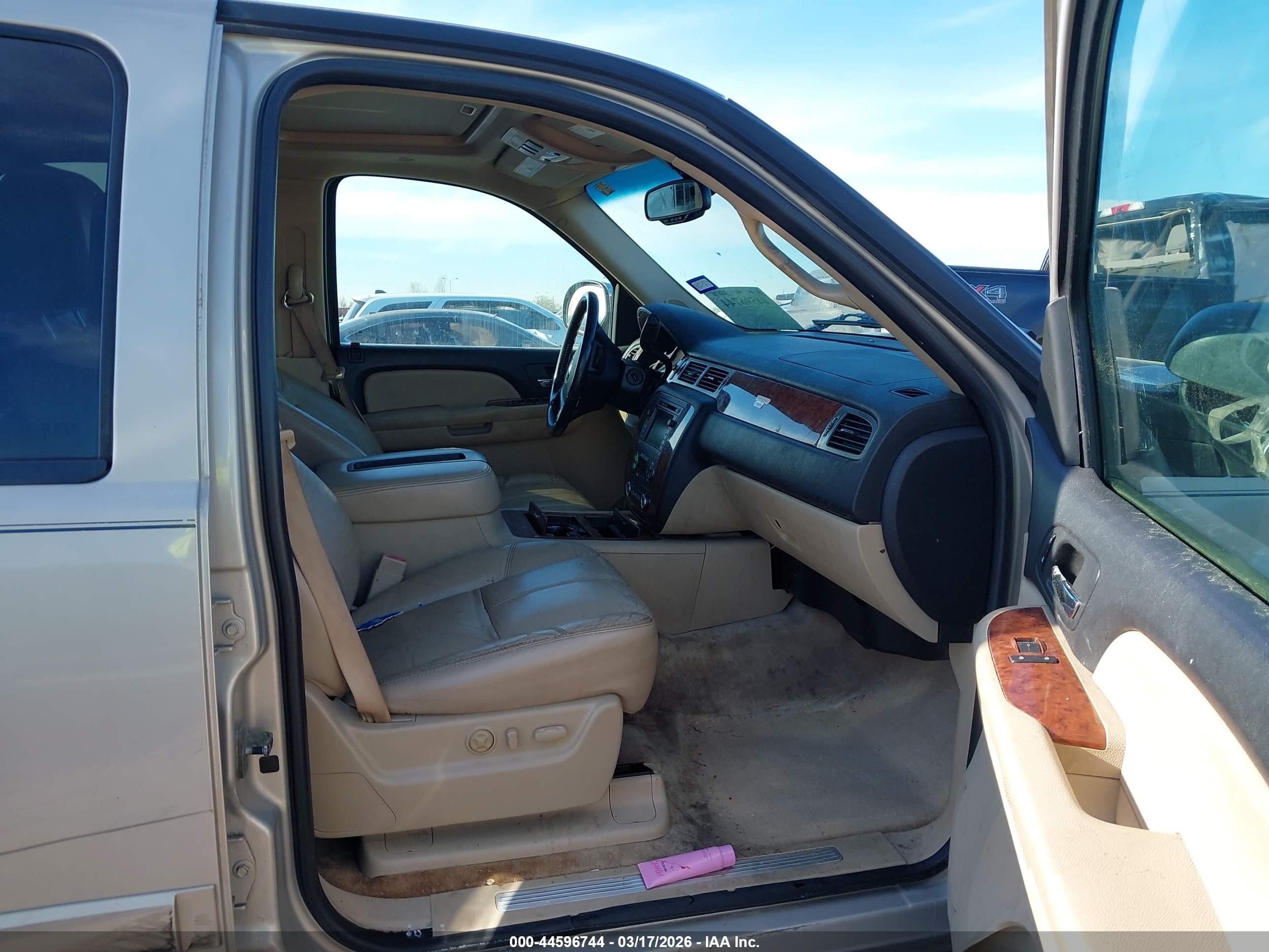 CHEVROLET TAHOE image 5