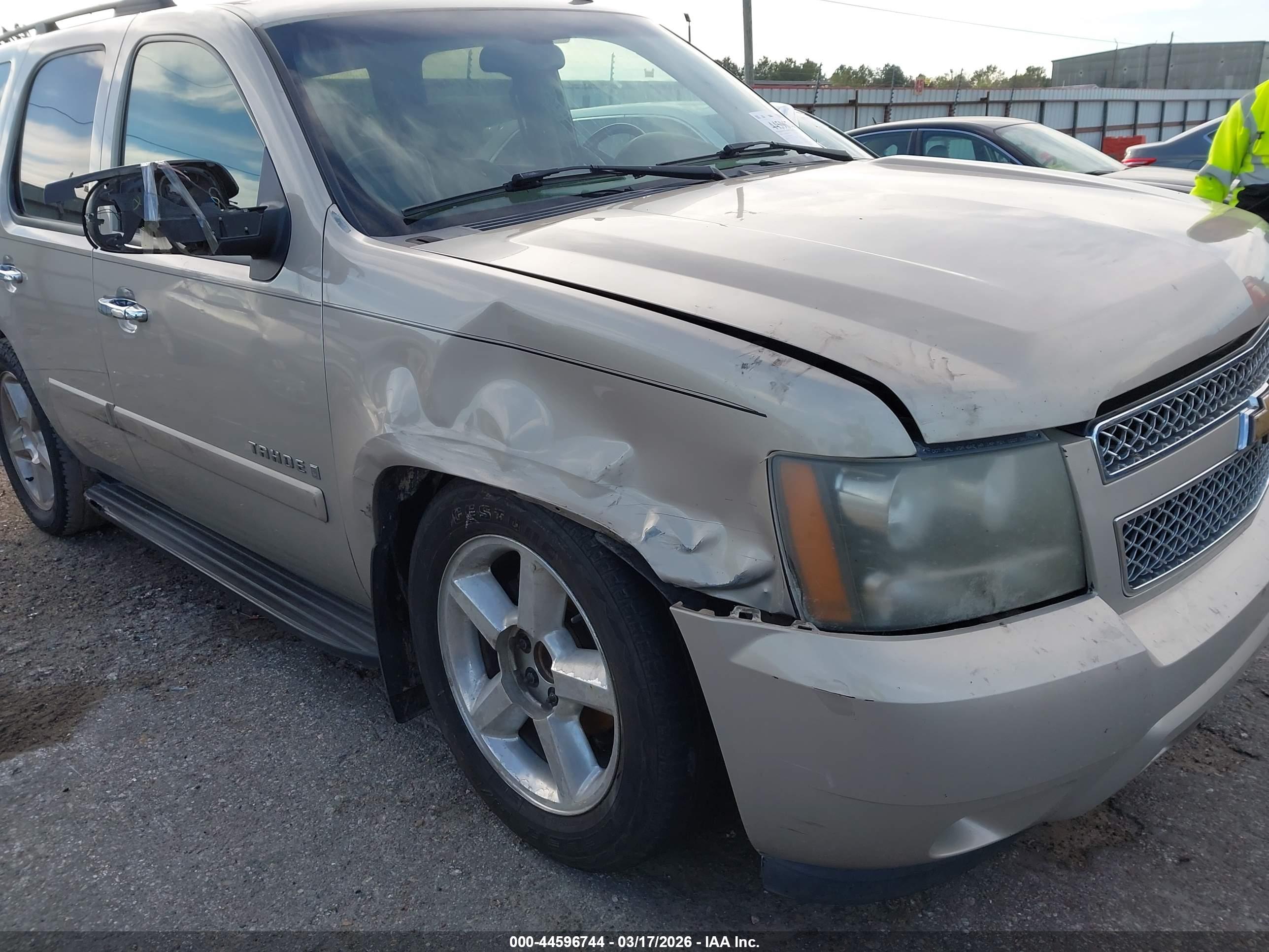 CHEVROLET TAHOE image 6