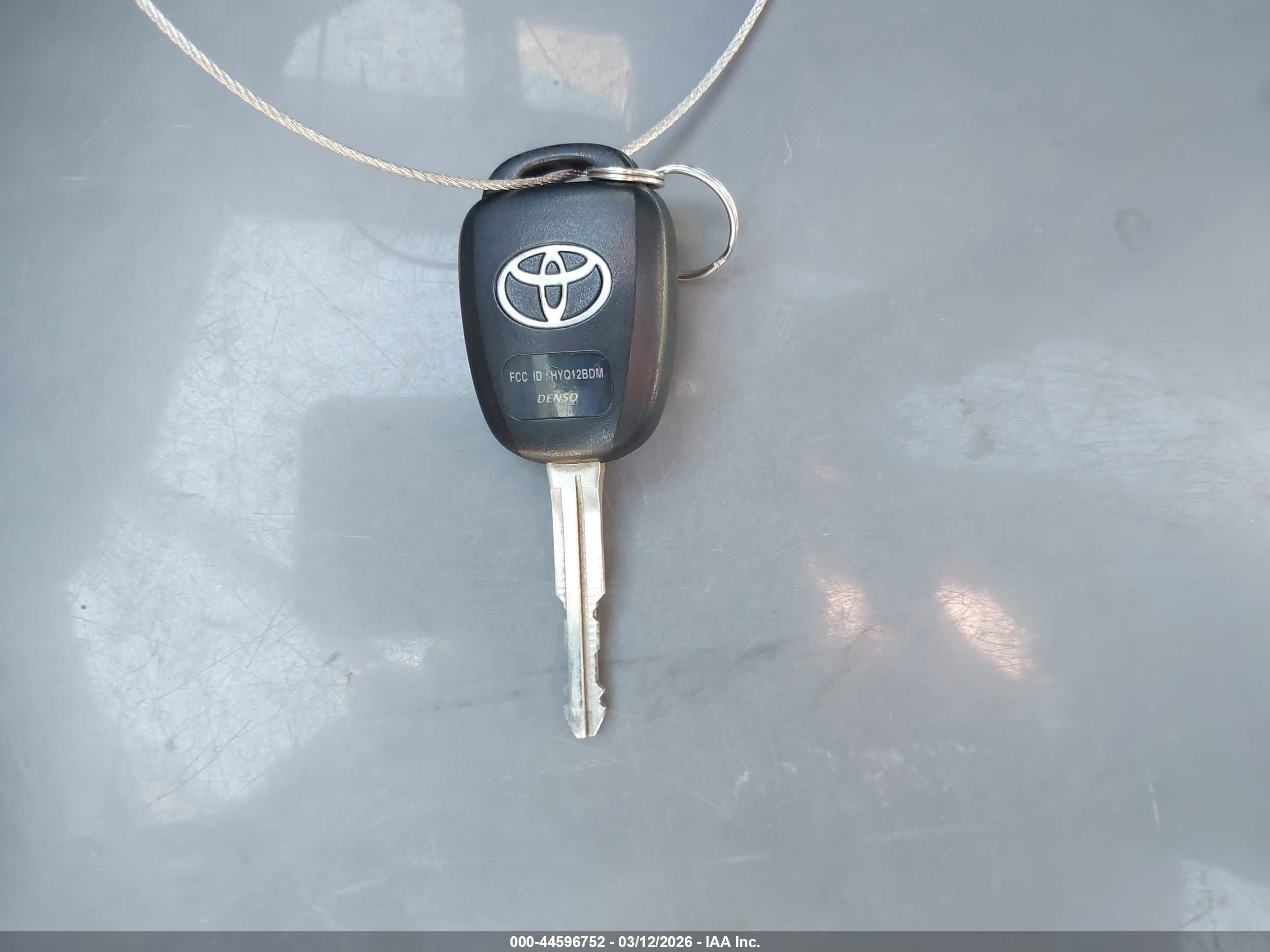 TOYOTA CAMRY image 11