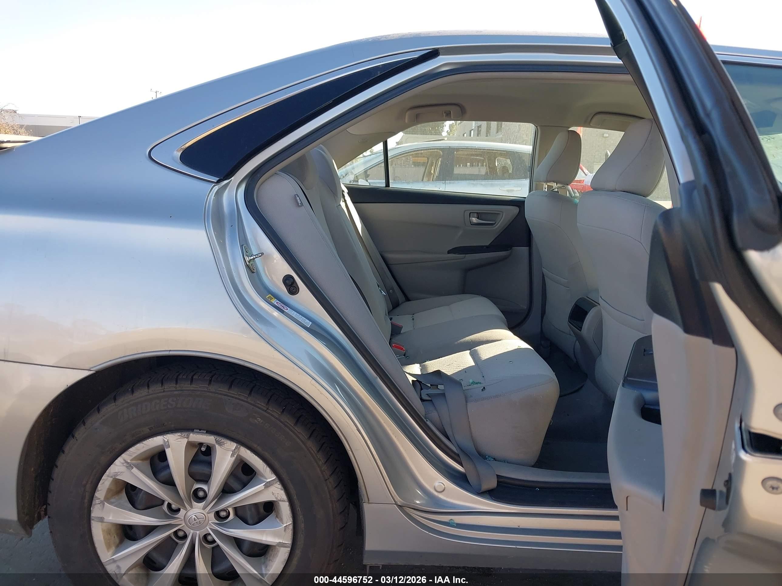 TOYOTA CAMRY image 8