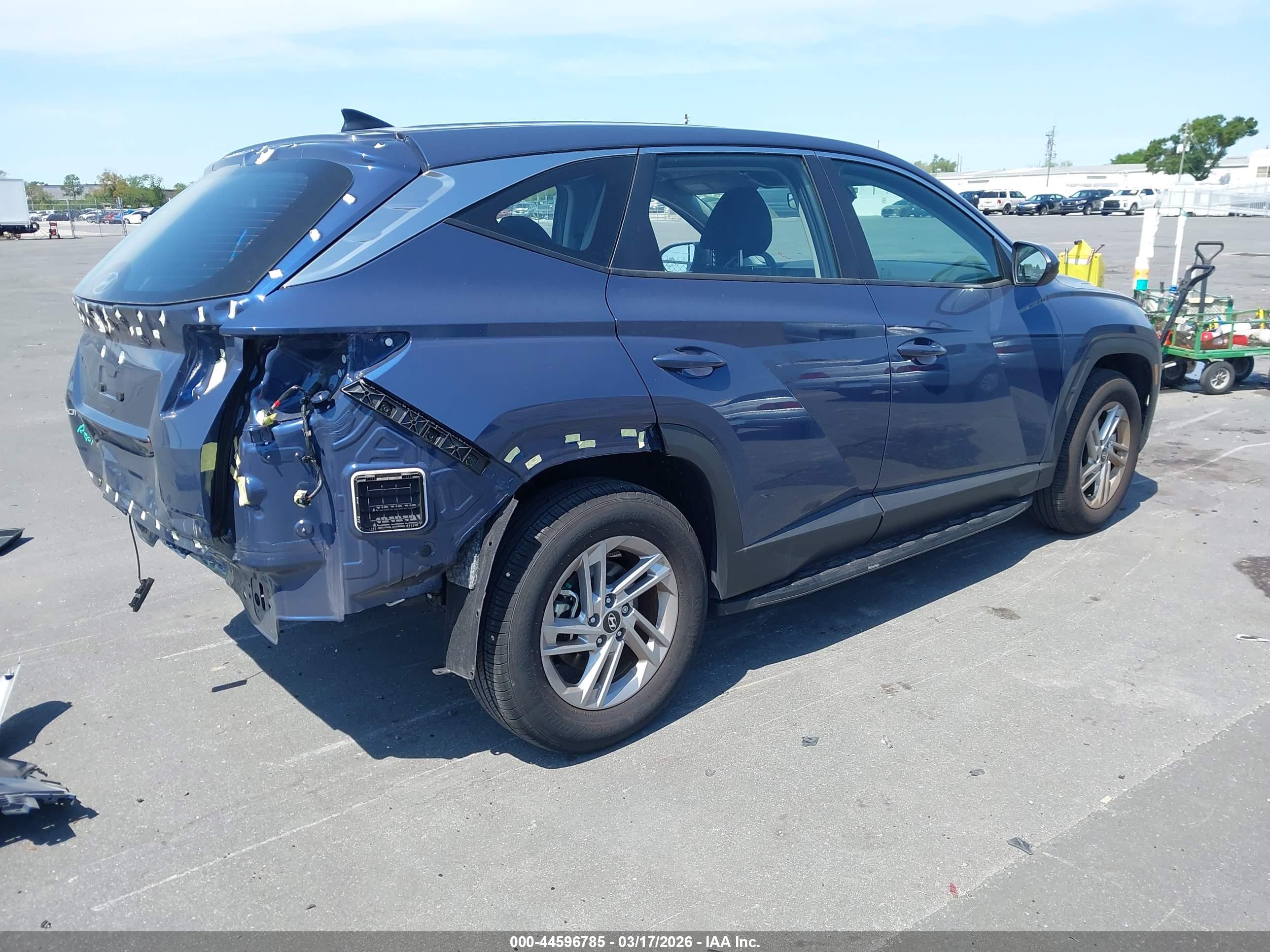 HYUNDAI TUCSON image 4