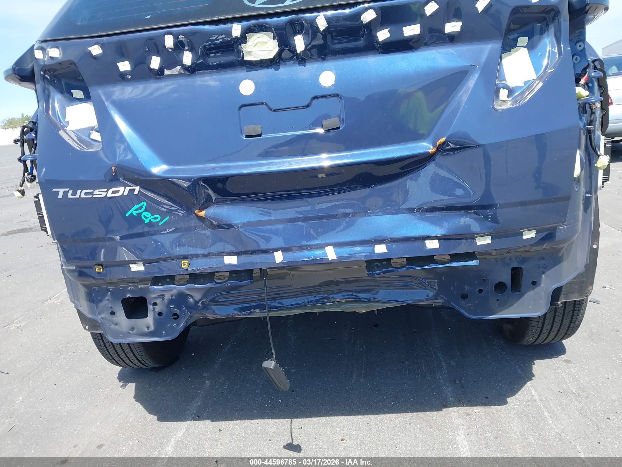 HYUNDAI TUCSON image 6