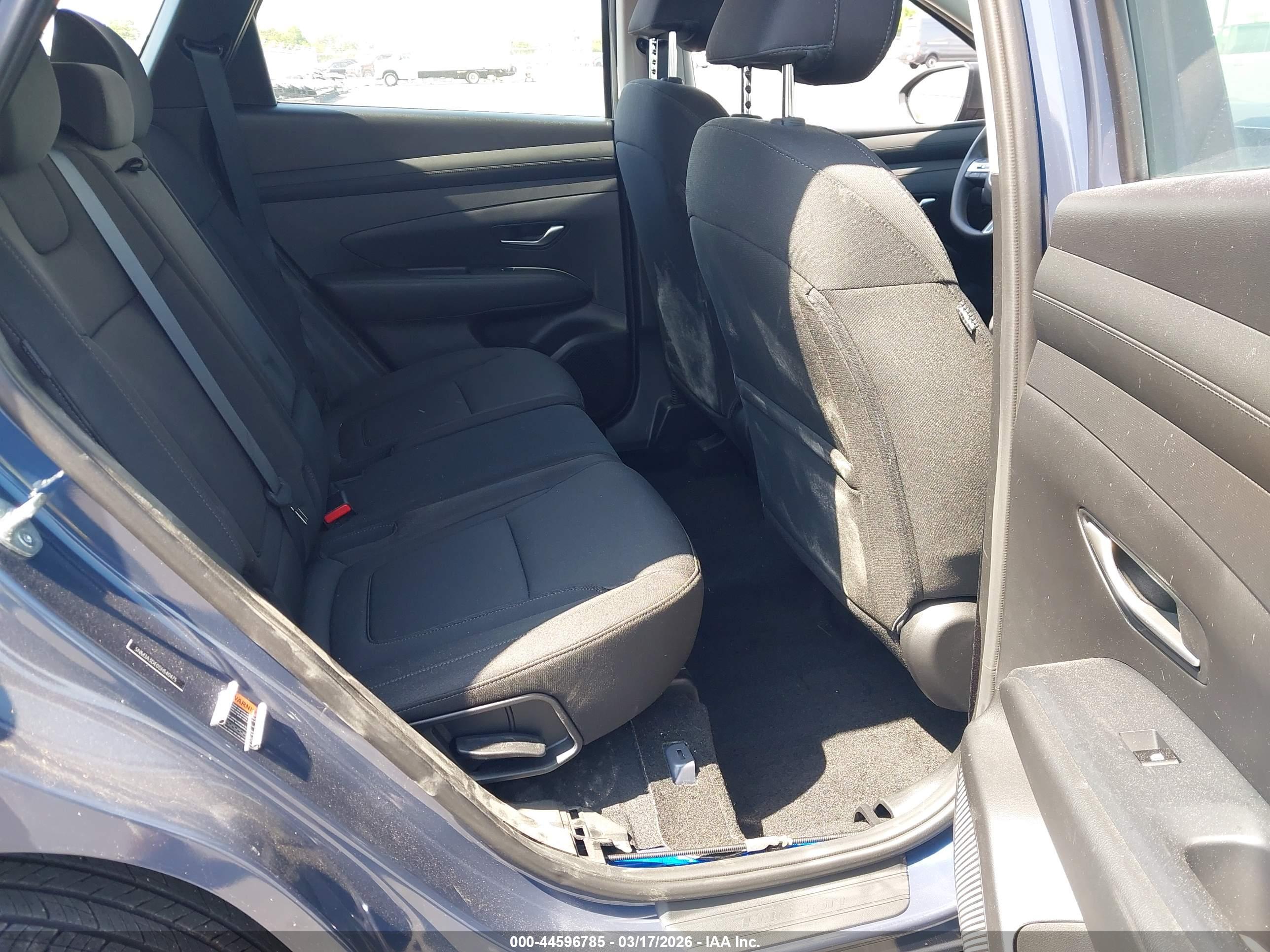 HYUNDAI TUCSON image 8