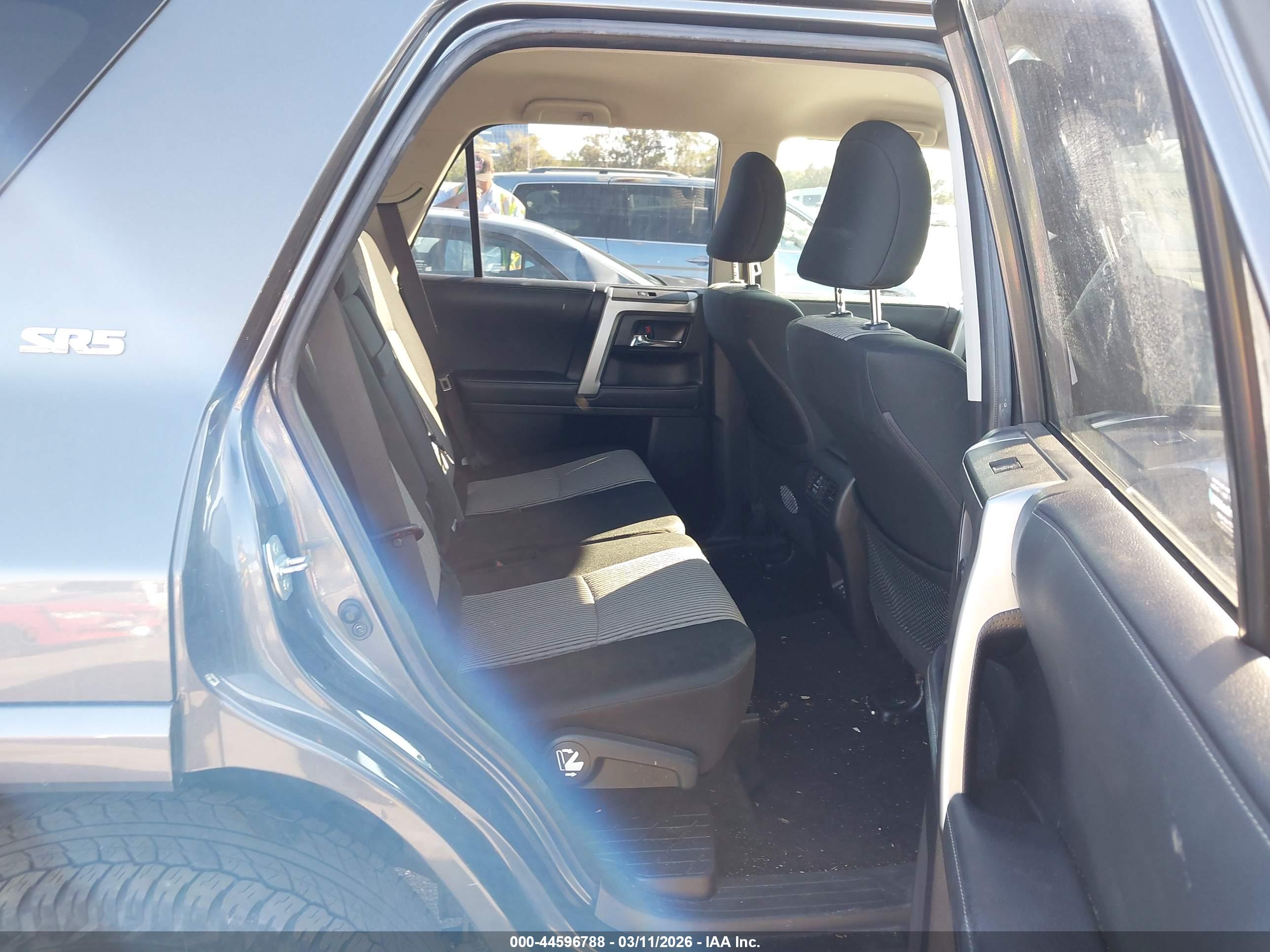 TOYOTA 4RUNNER image 8