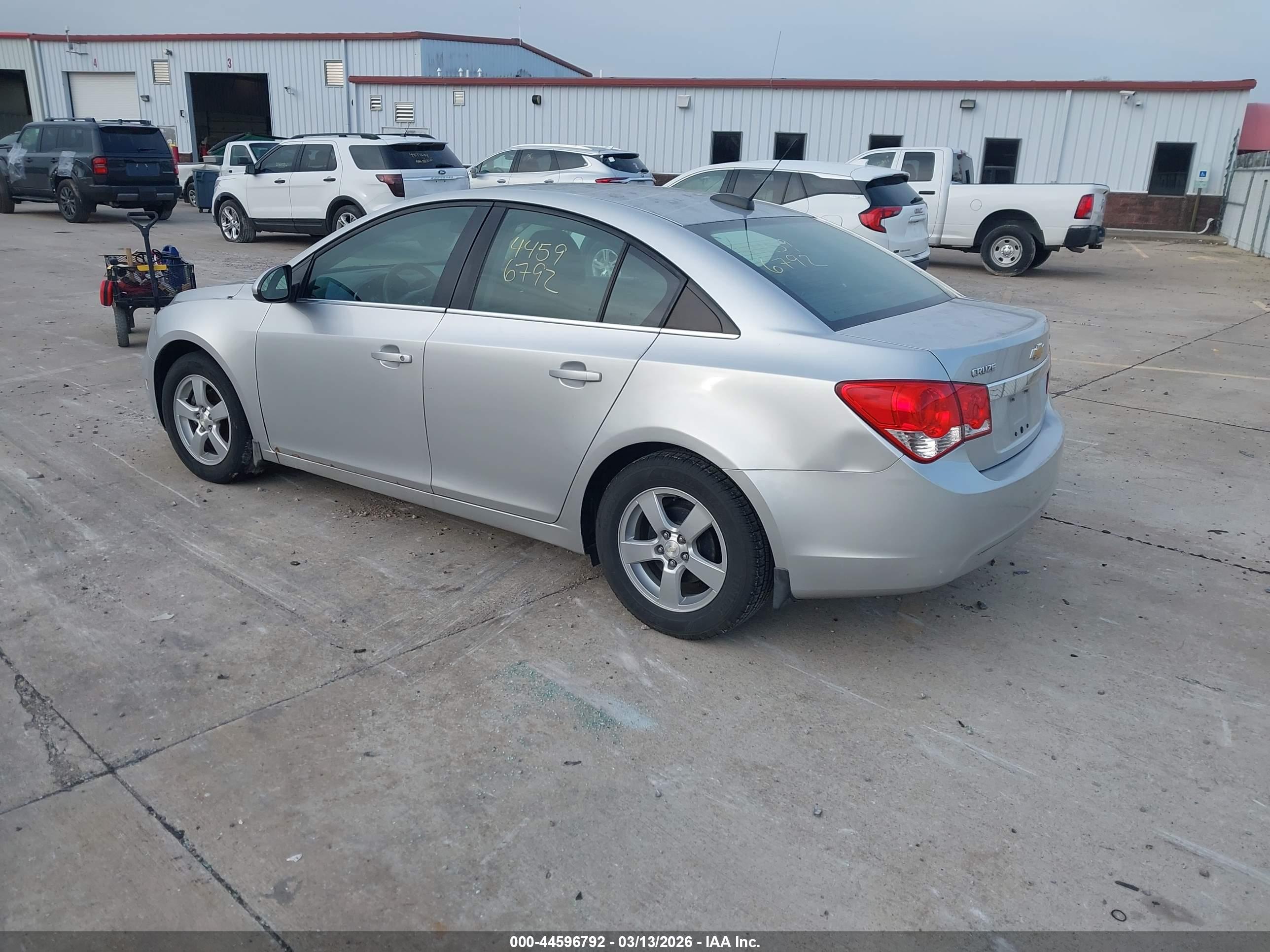 CHEVROLET CRUZE image 3