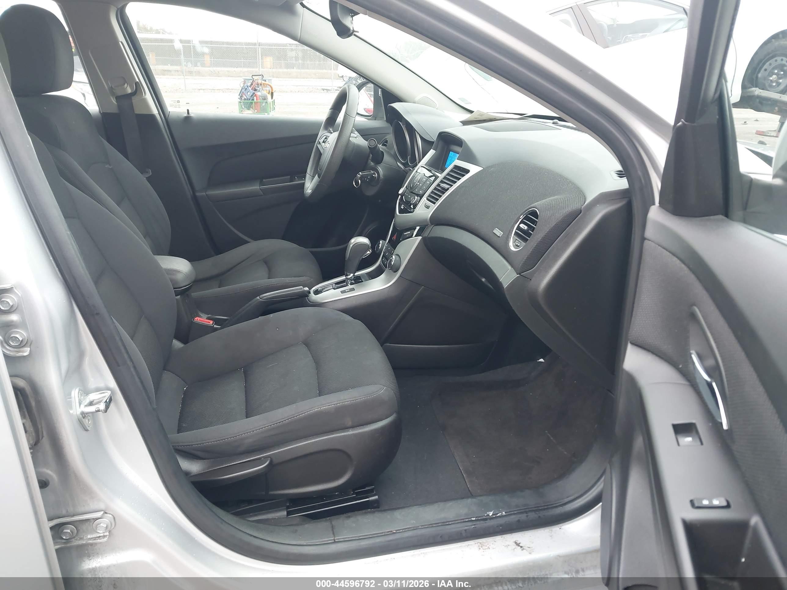 CHEVROLET CRUZE image 5