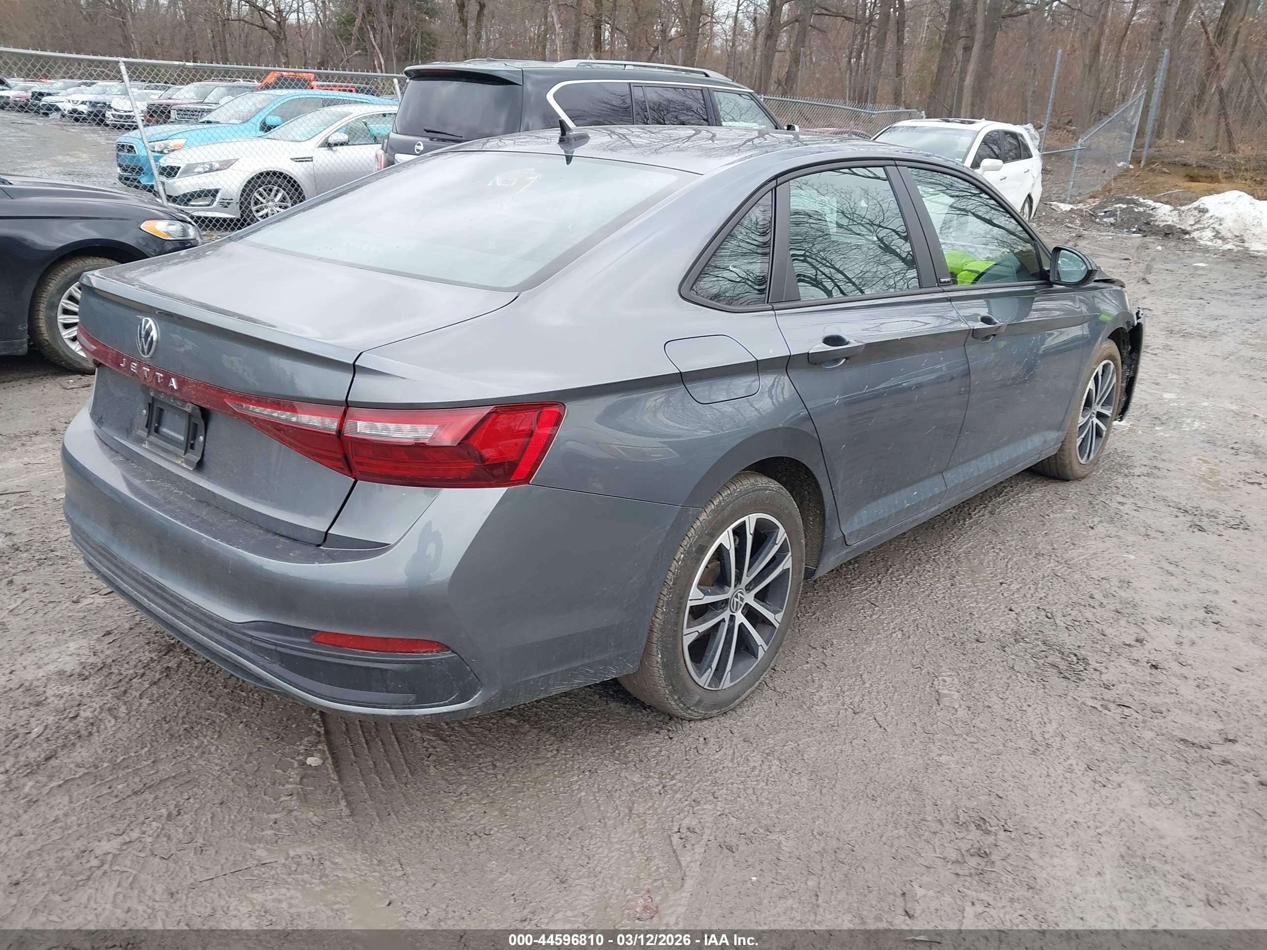 VOLKSWAGEN JETTA image 4