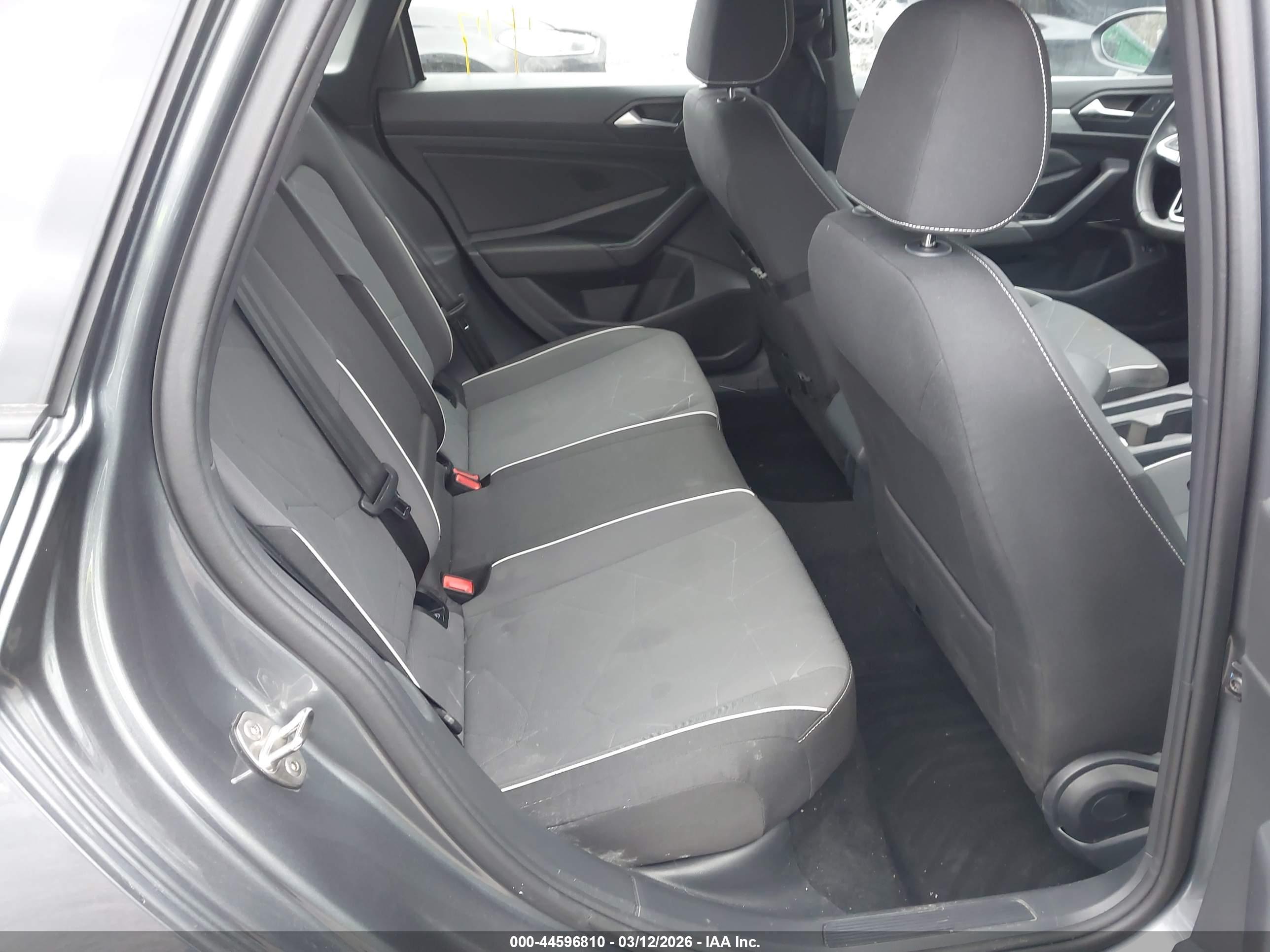 VOLKSWAGEN JETTA image 8