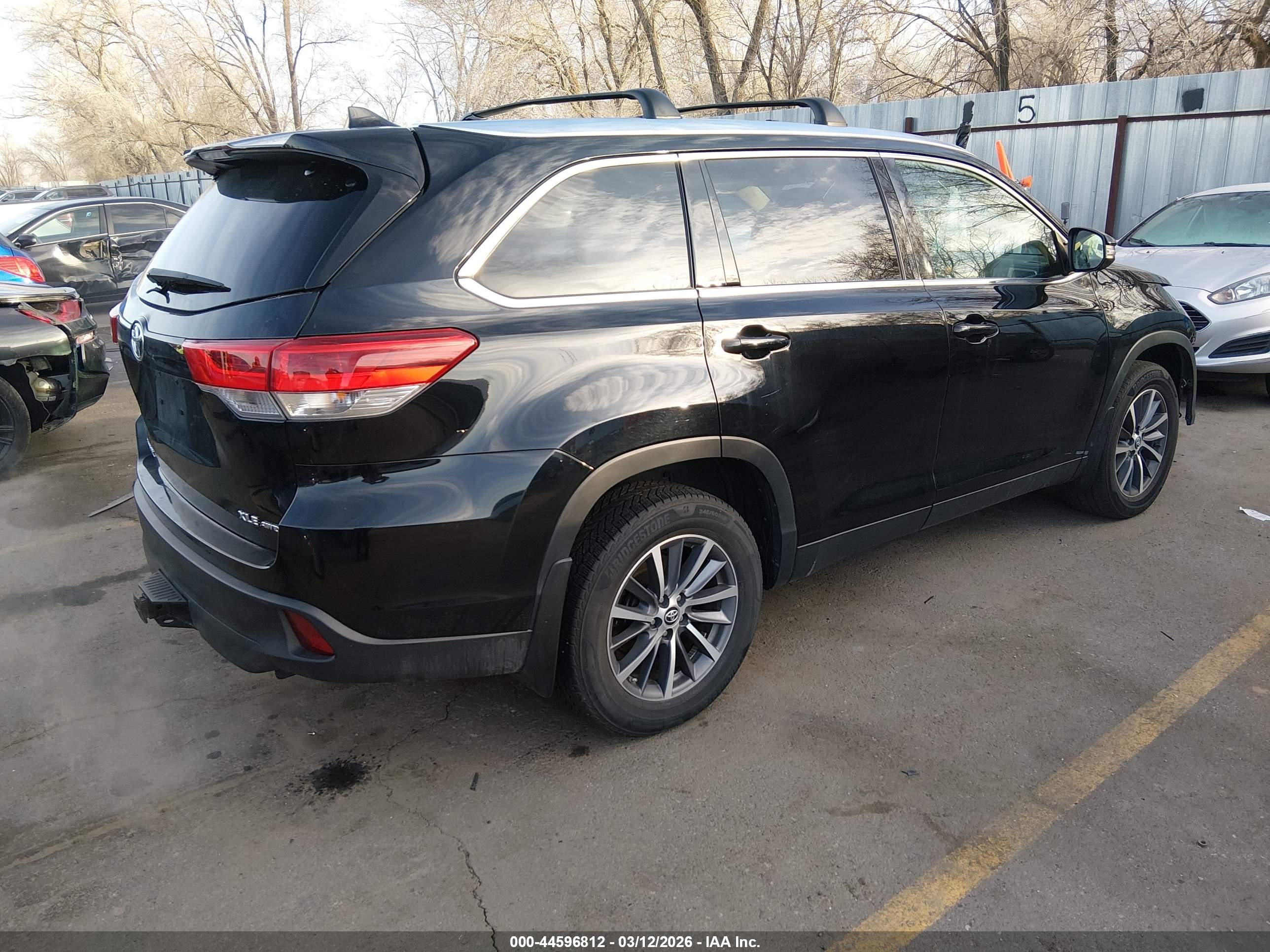 TOYOTA HIGHLANDER image 4