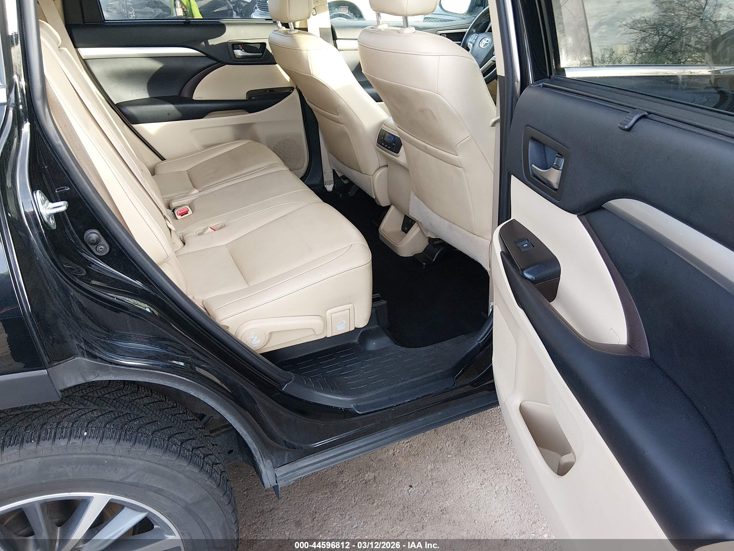 TOYOTA HIGHLANDER image 8