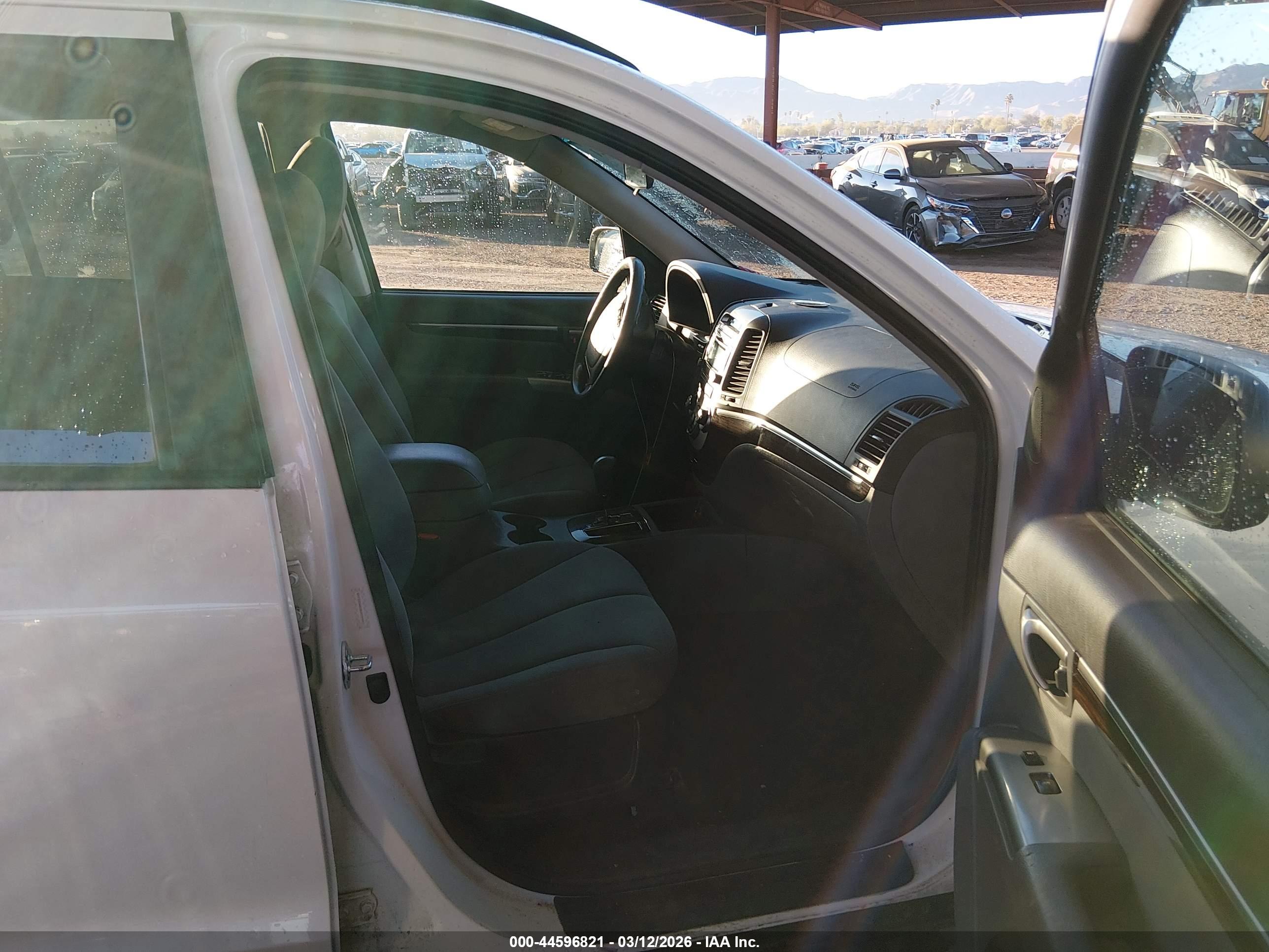 HYUNDAI SANTA image 5