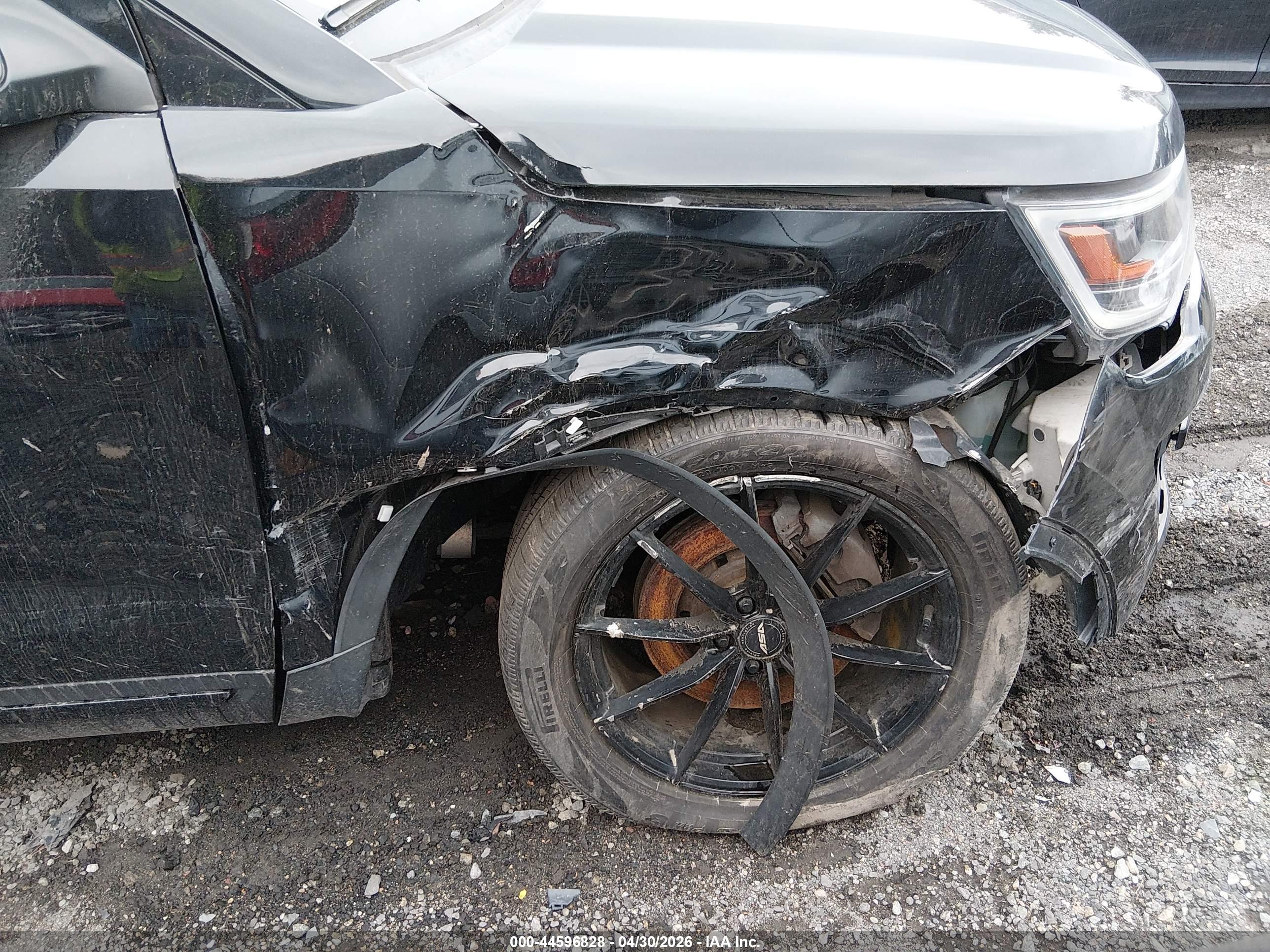 FORD EXPLORER image 6