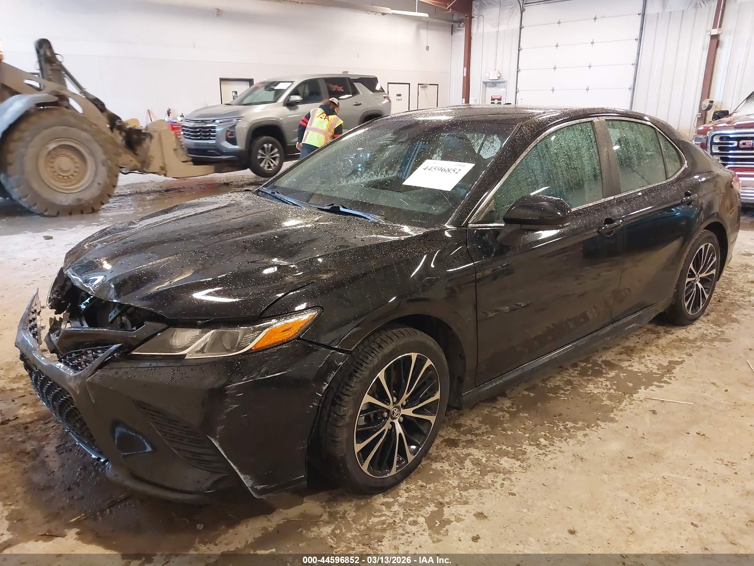 TOYOTA CAMRY image 2