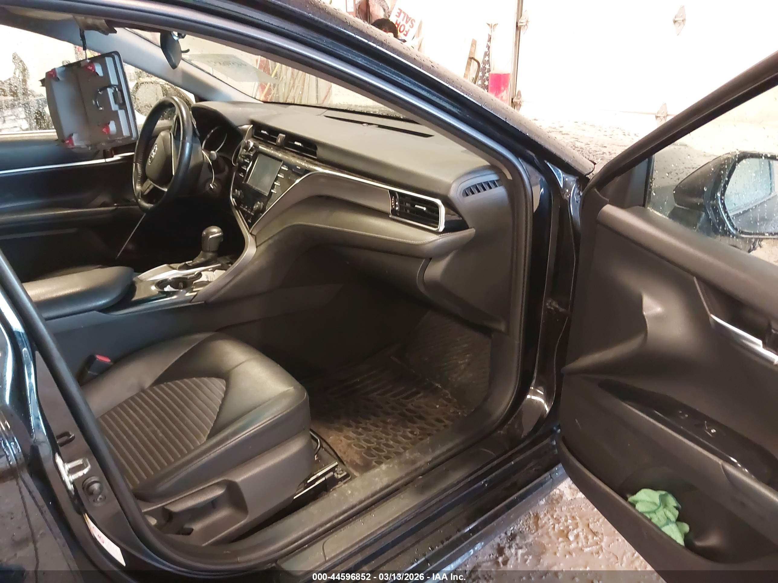 TOYOTA CAMRY image 5