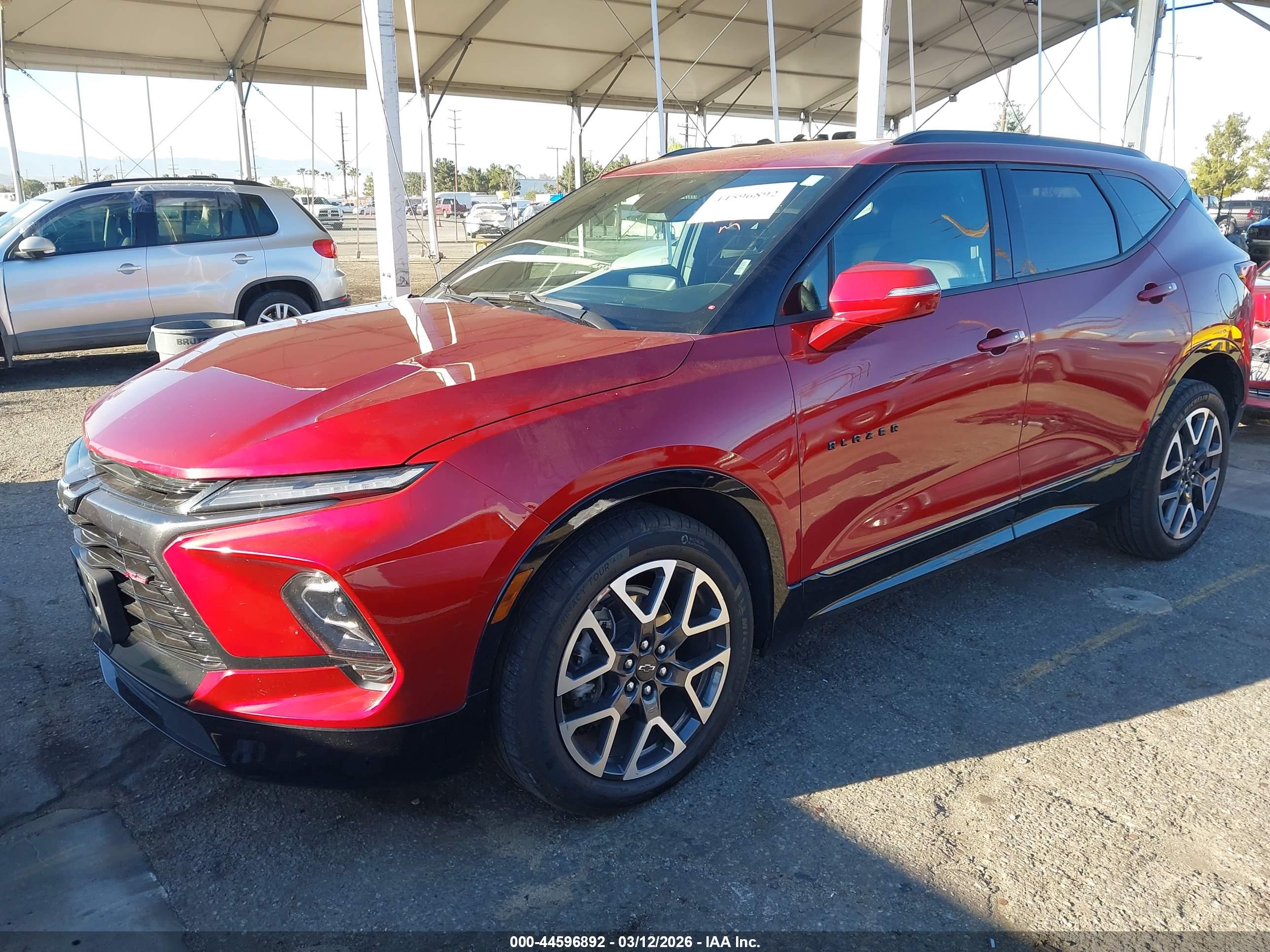 CHEVROLET BLAZER image 2