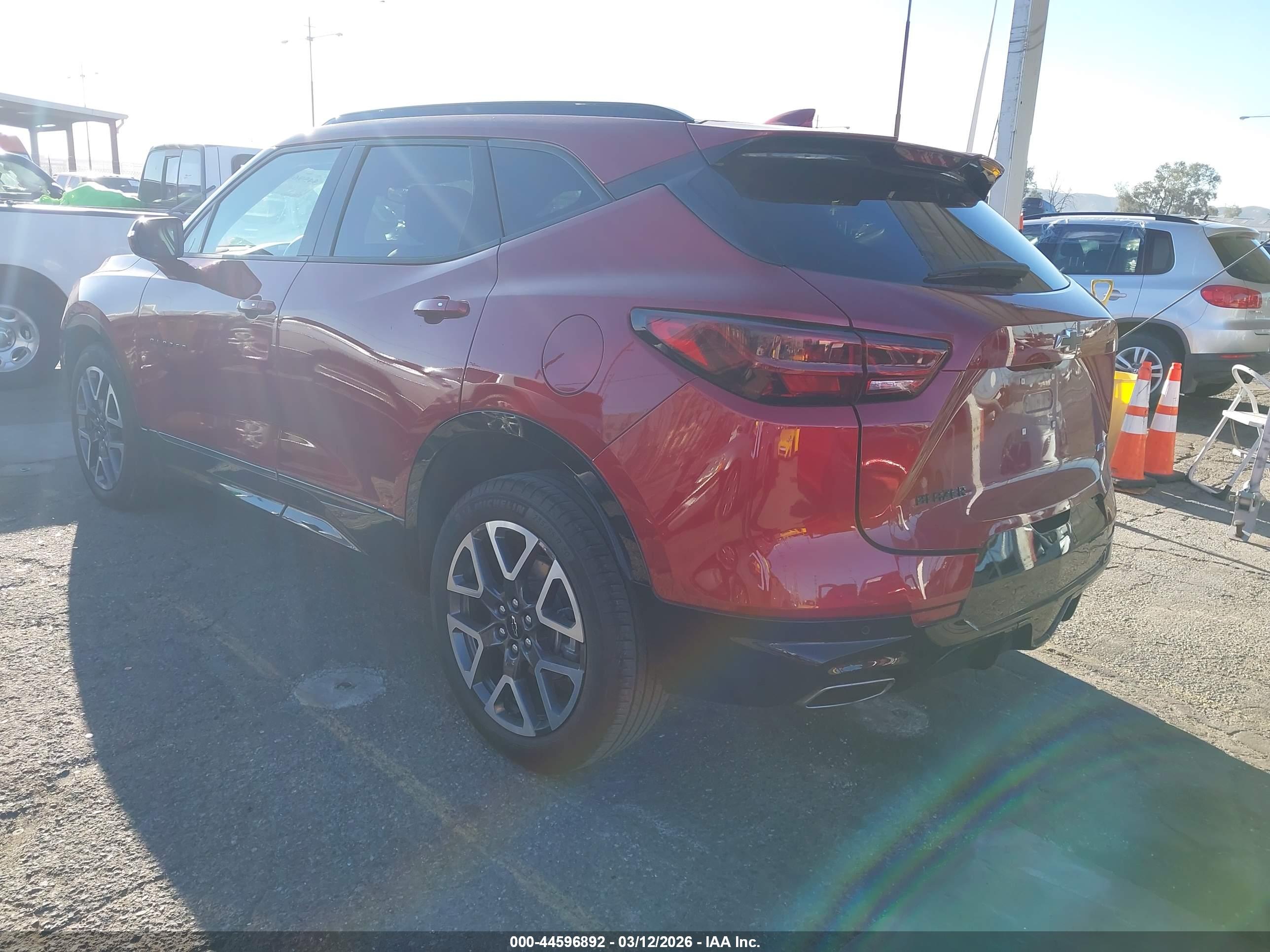 CHEVROLET BLAZER image 3