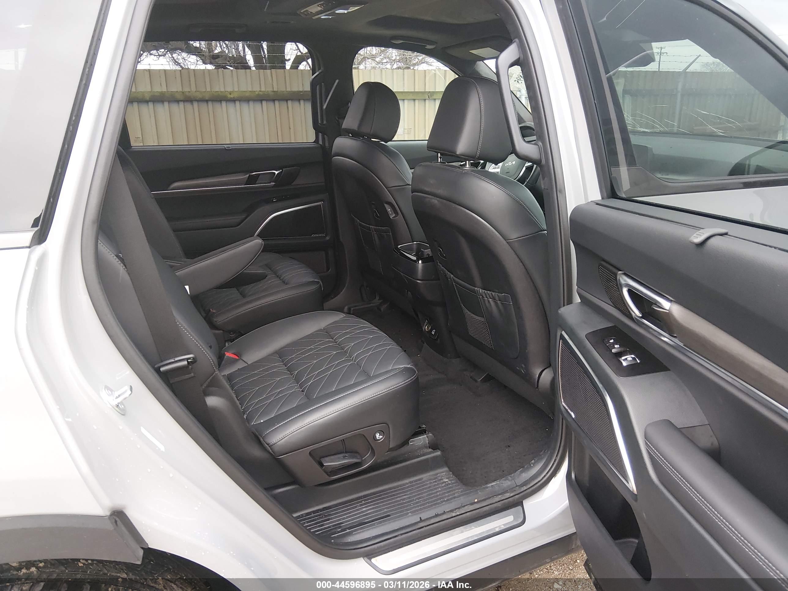 KIA TELLURIDE image 8