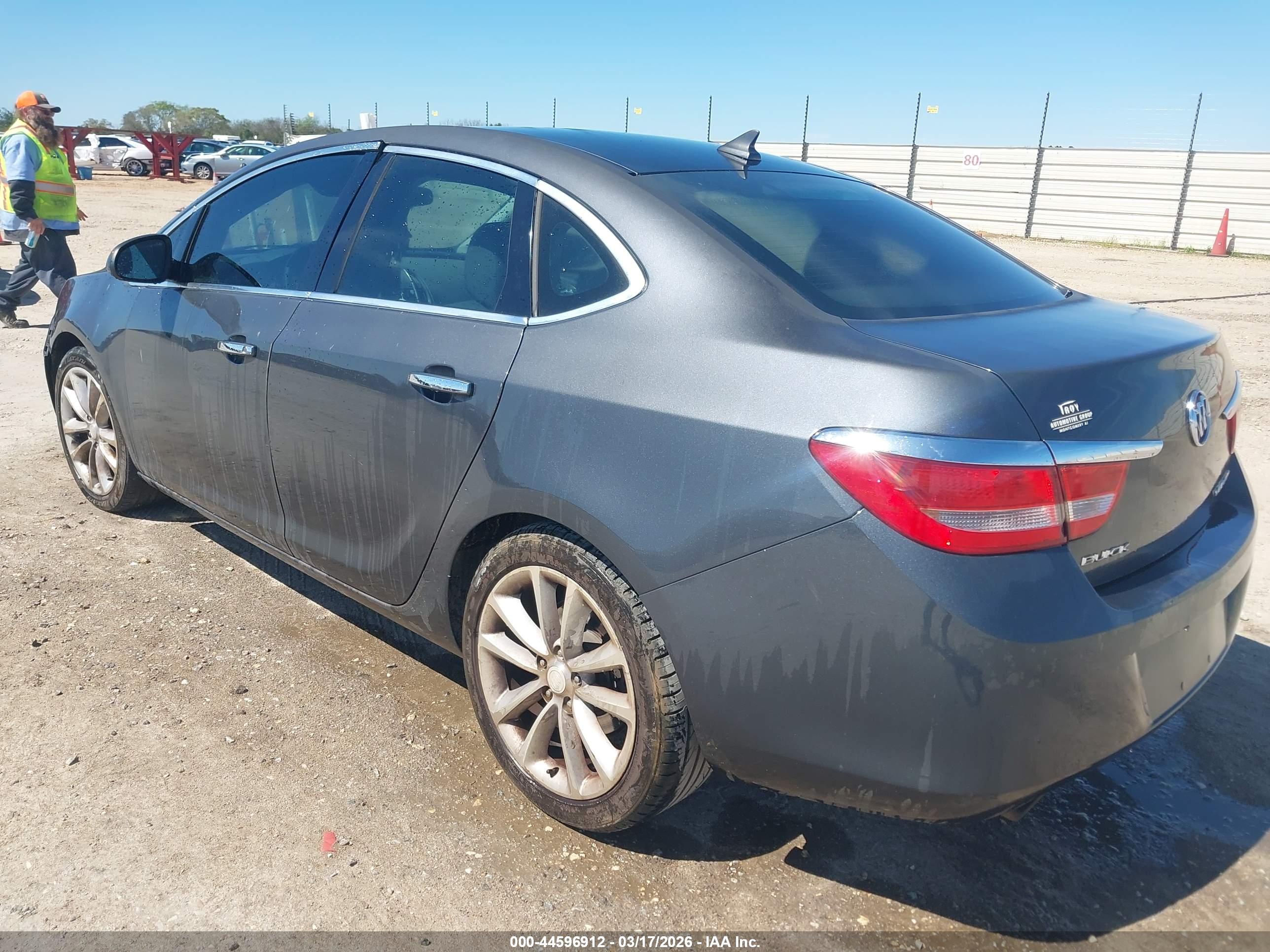 BUICK VERANO image 3