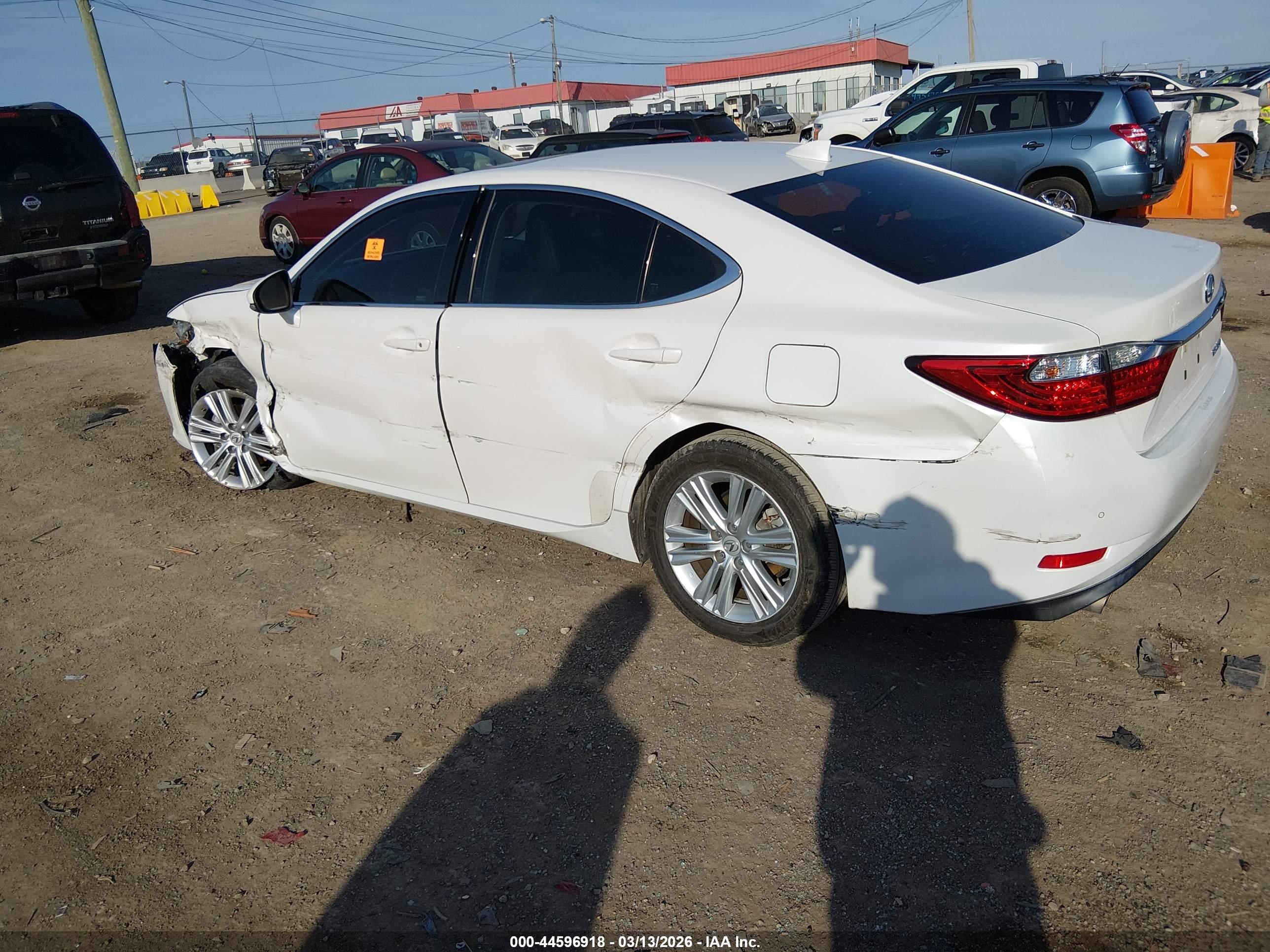 LEXUS ES image 3