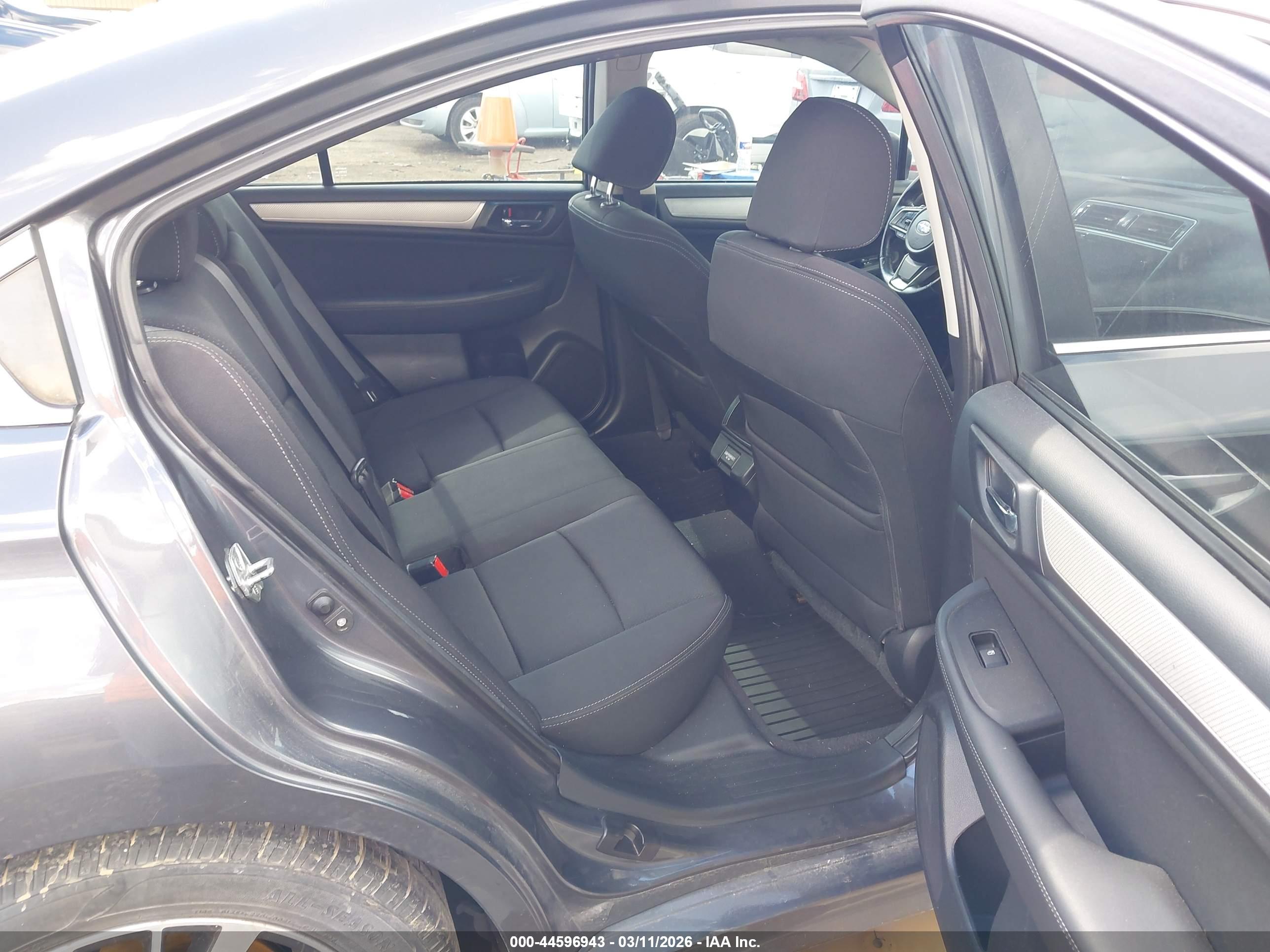SUBARU LEGACY image 8