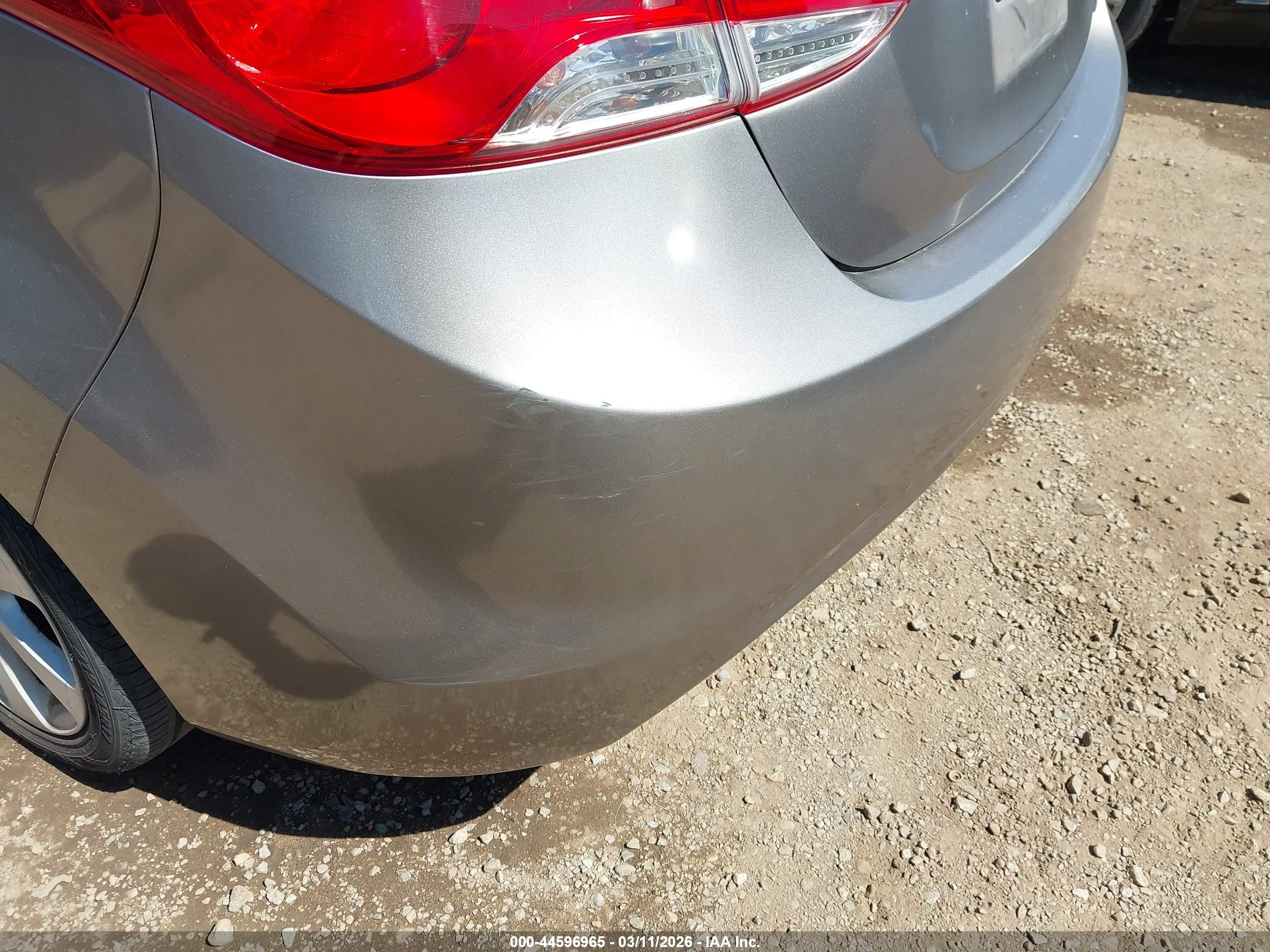 HYUNDAI ELANTRA image 6