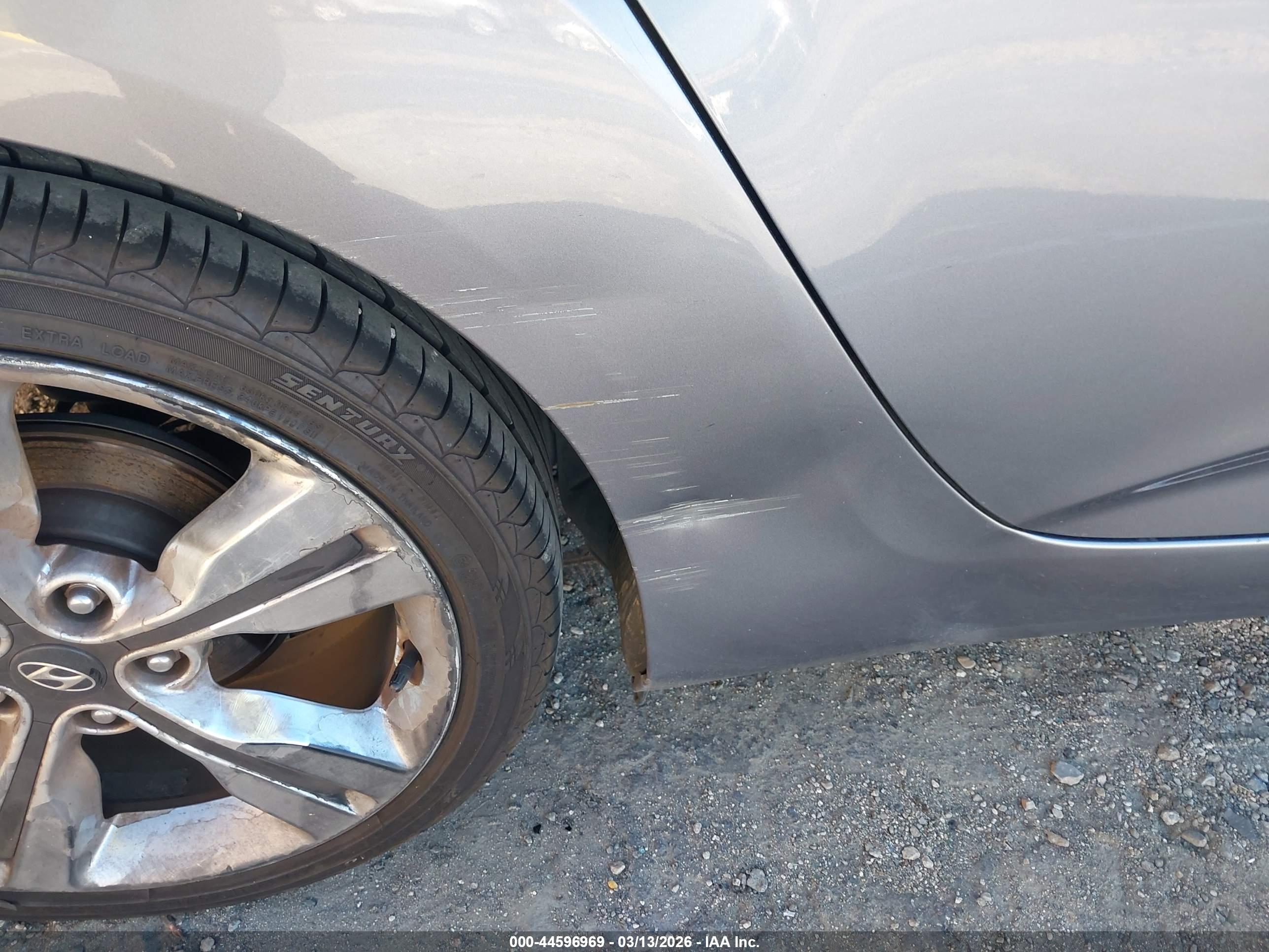 HYUNDAI VELOSTER image 6