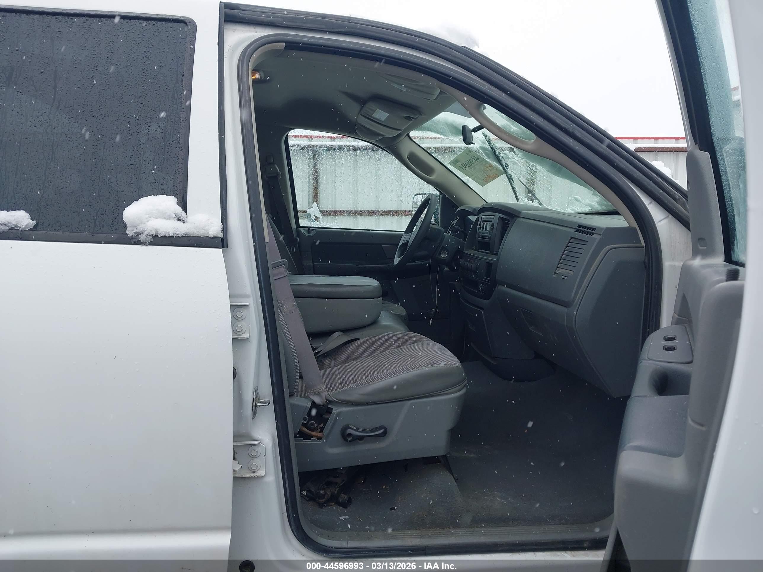 DODGE RAM image 5