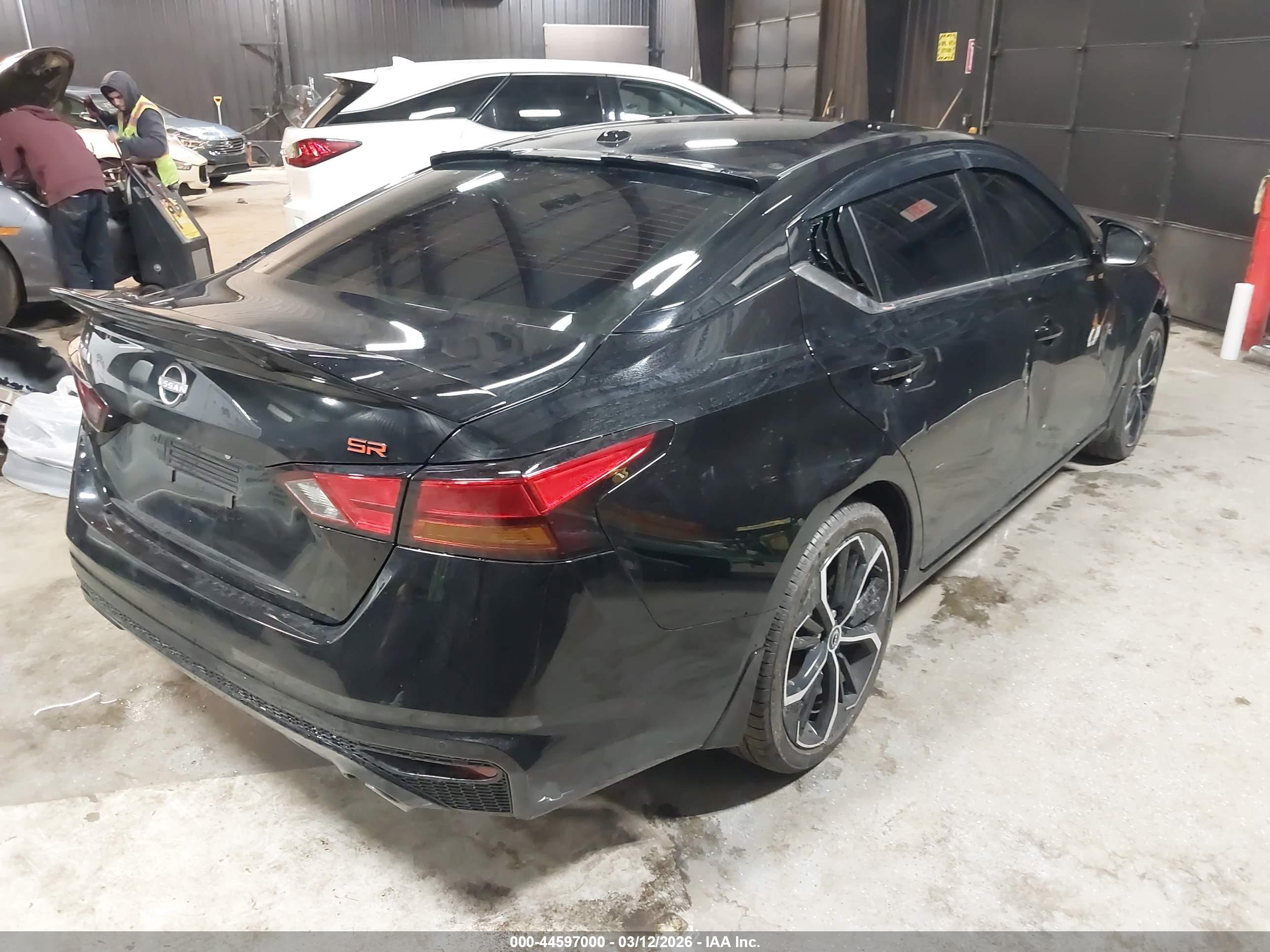 NISSAN ALTIMA image 4