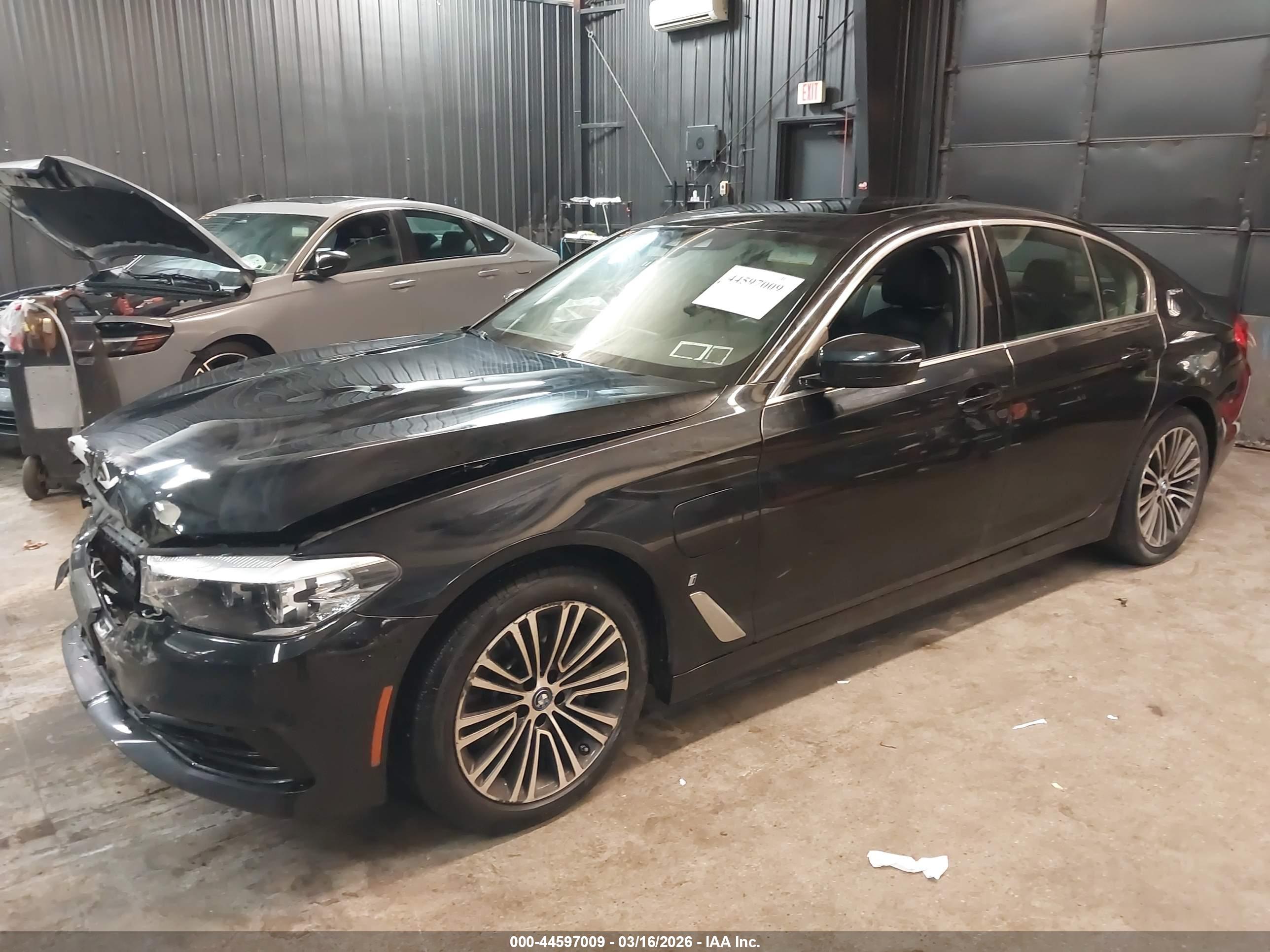 BMW 530E image 2