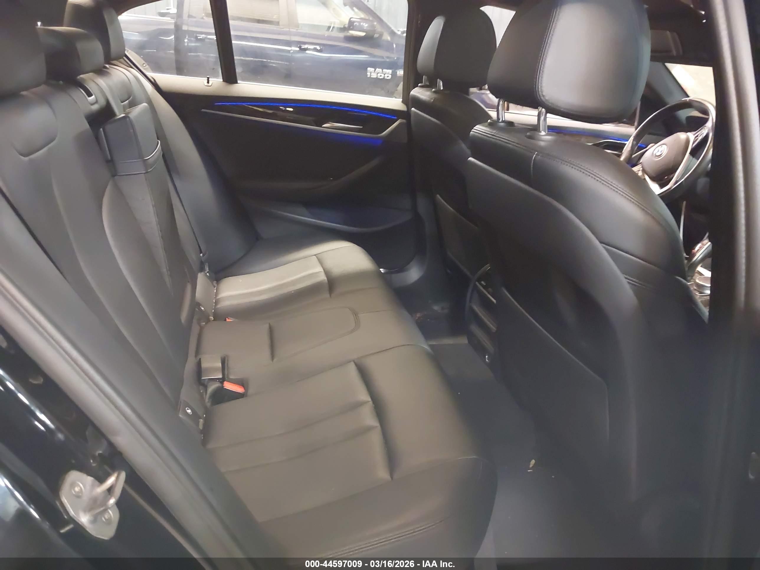 BMW 530E image 8