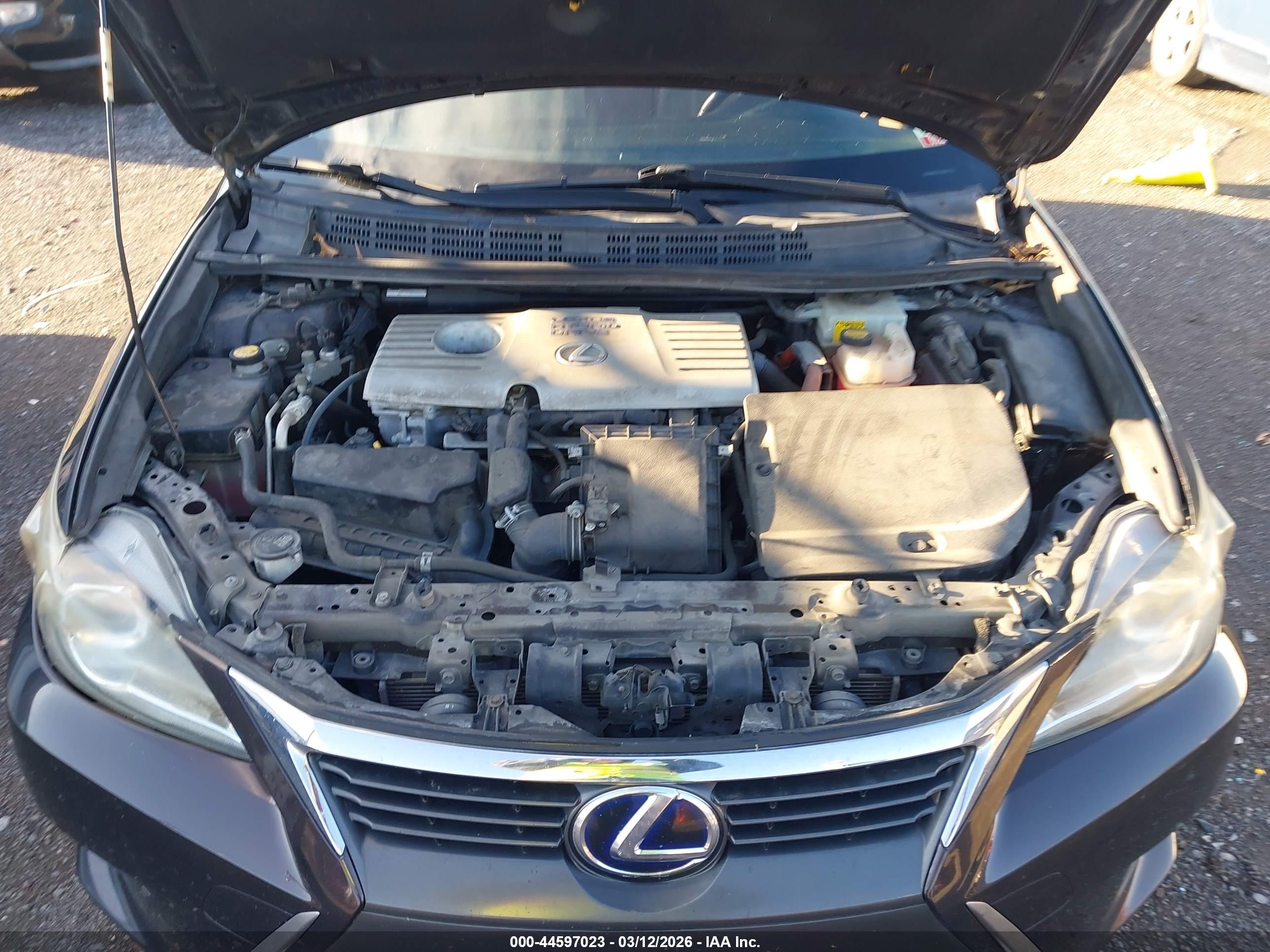 LEXUS CT image 10