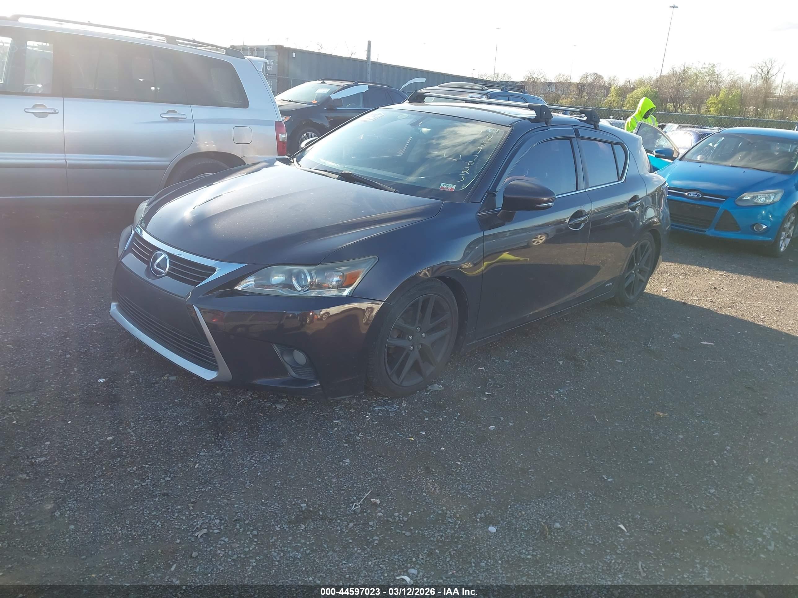 LEXUS CT image 2