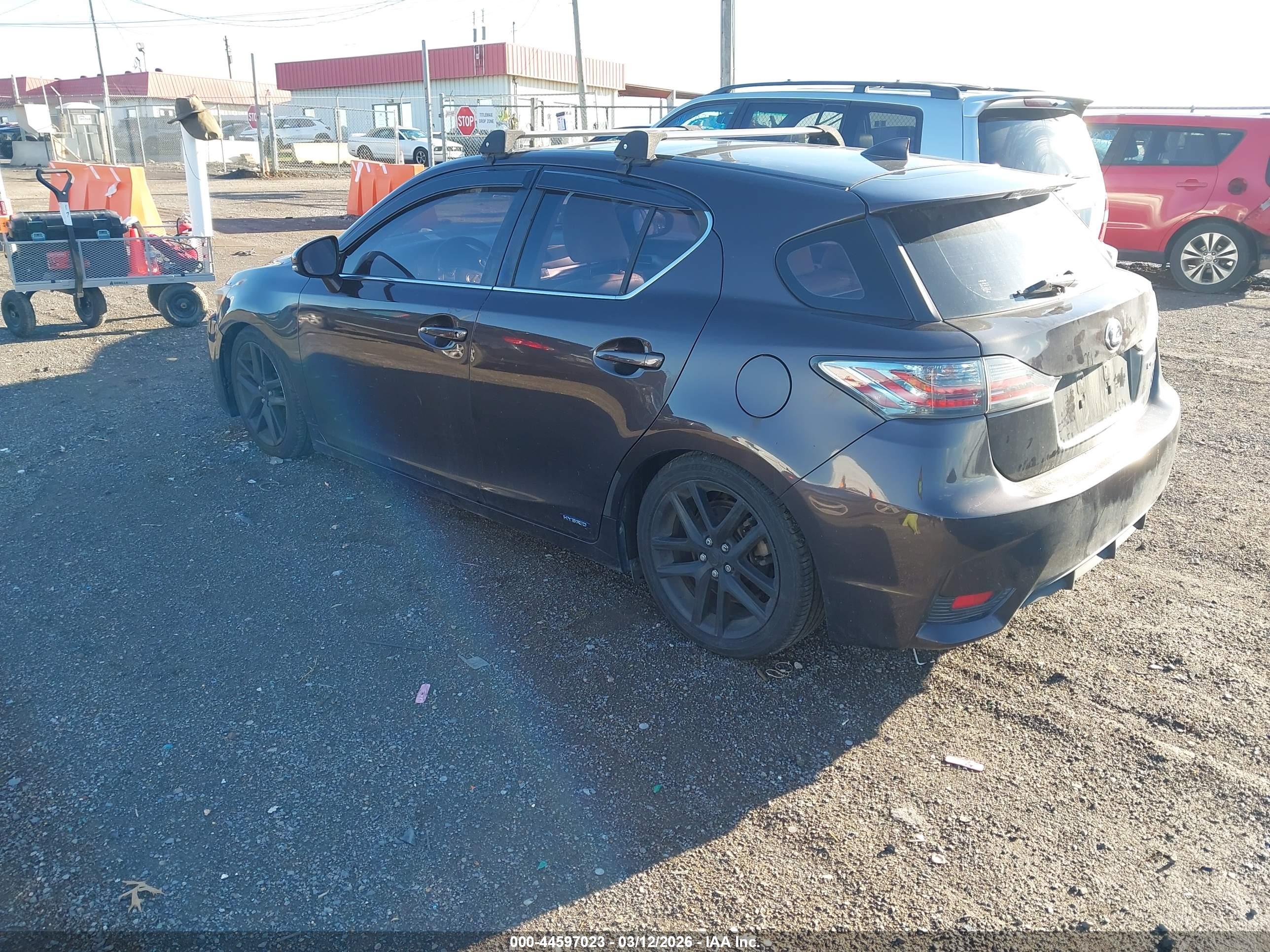 LEXUS CT image 3