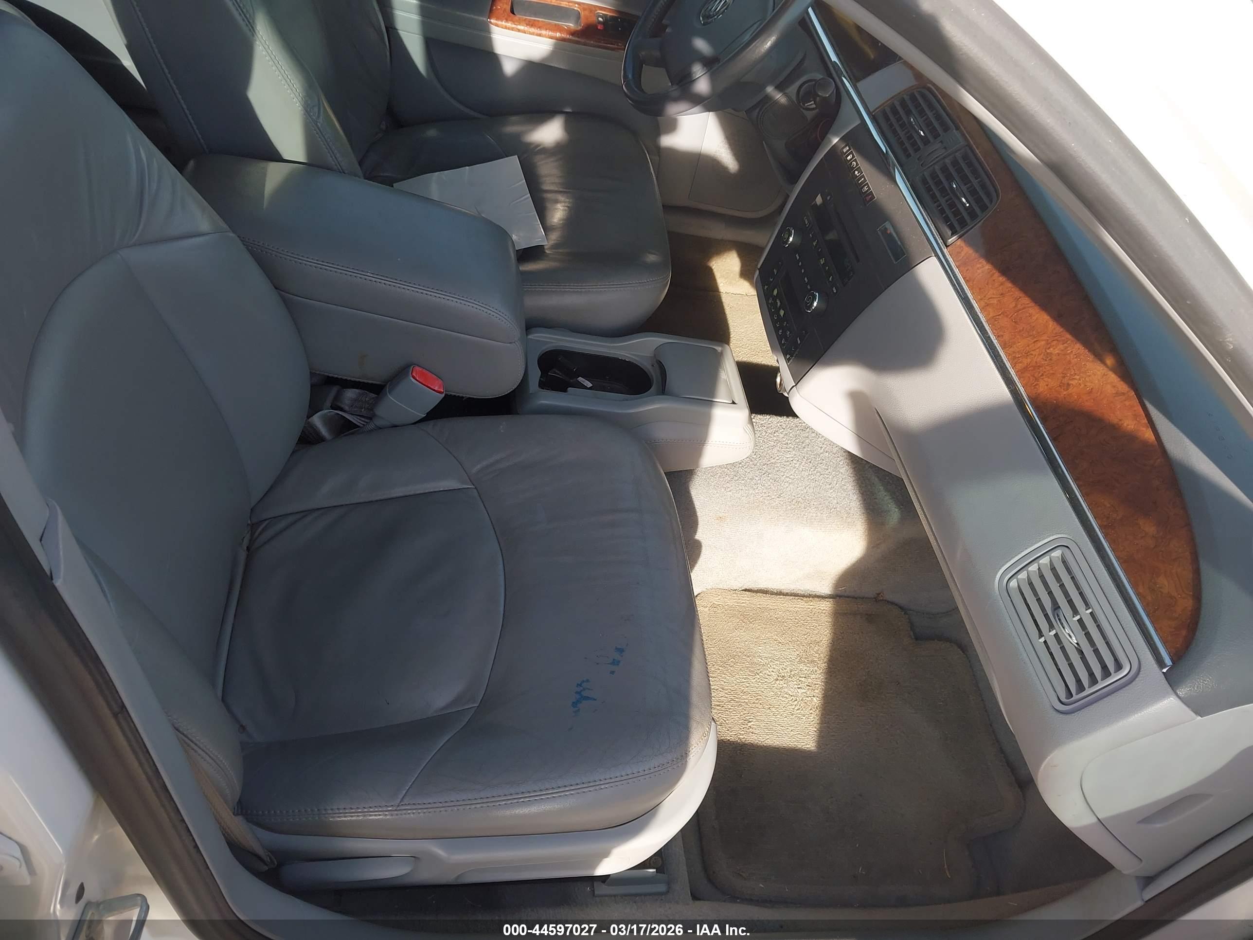 BUICK LACROSSE image 5