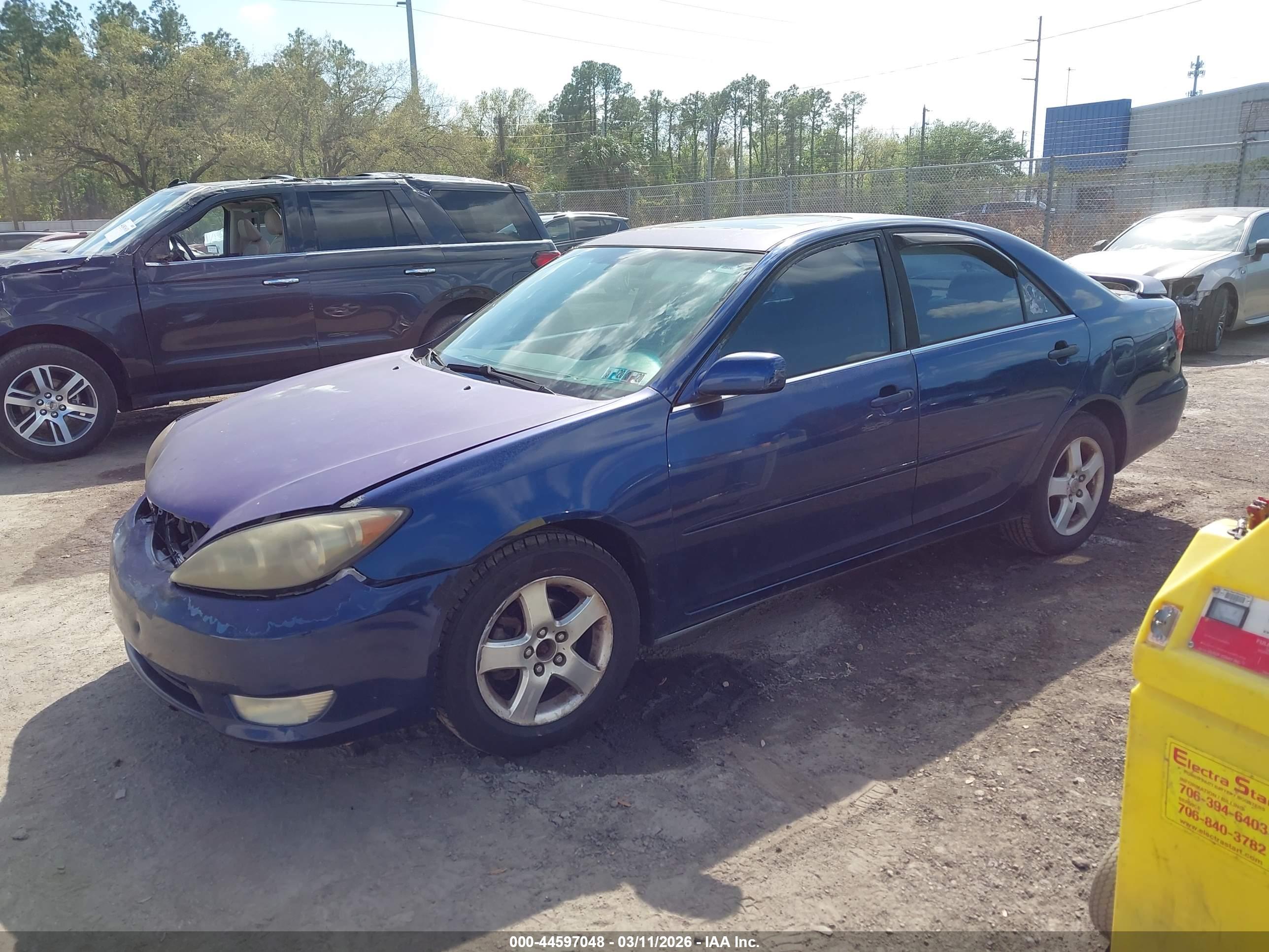 TOYOTA CAMRY image 2