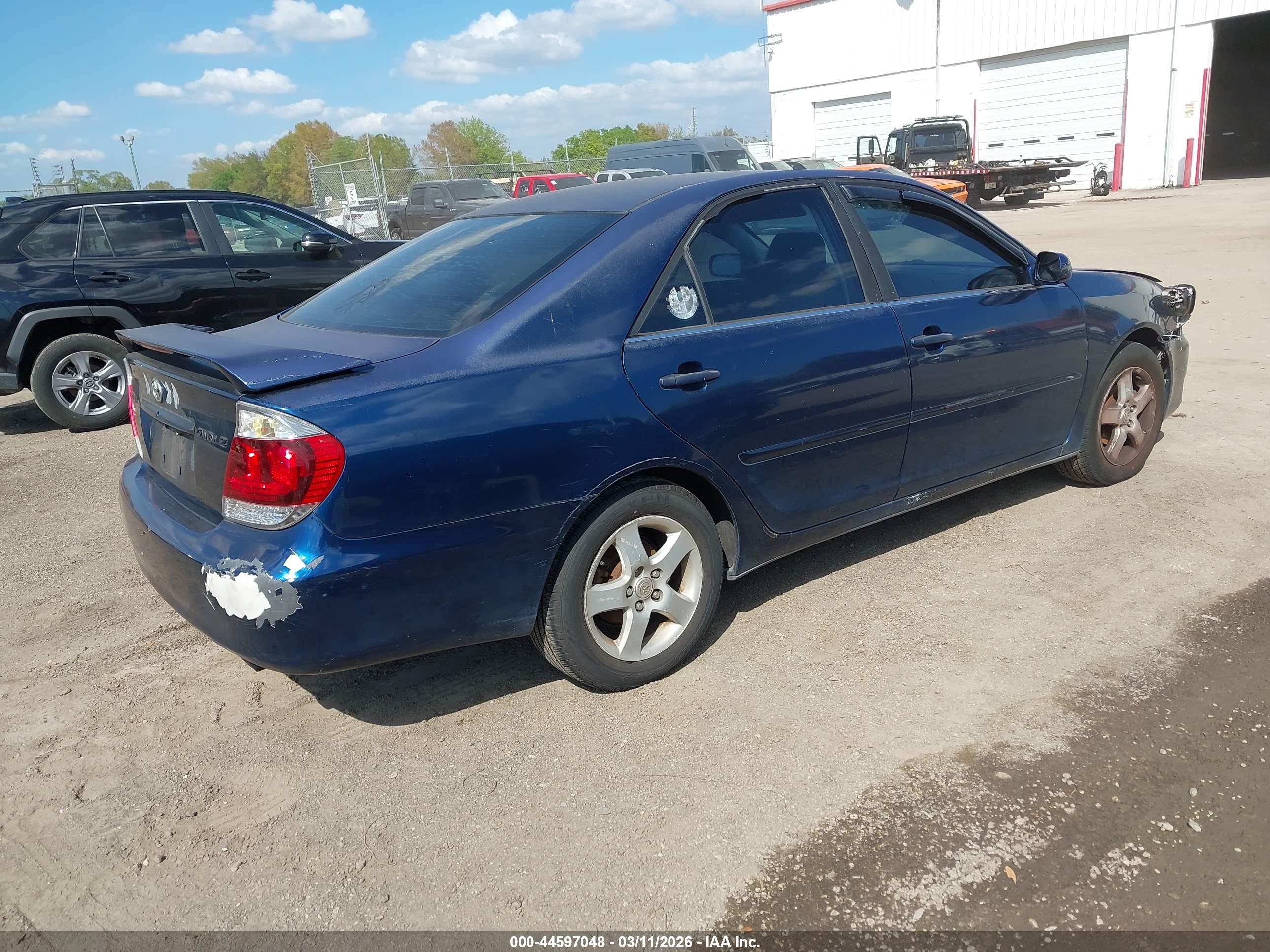 TOYOTA CAMRY image 4