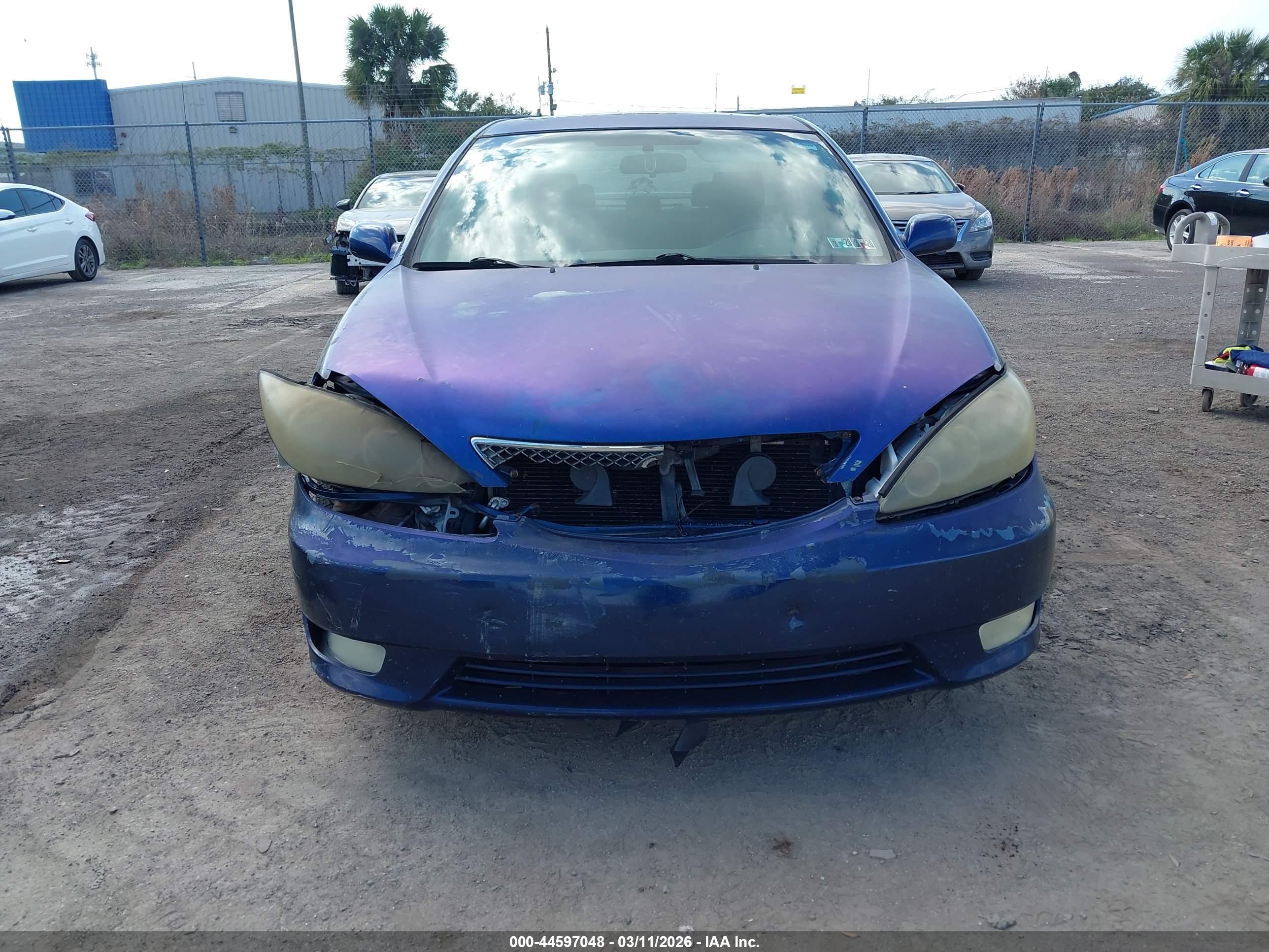 TOYOTA CAMRY image 6