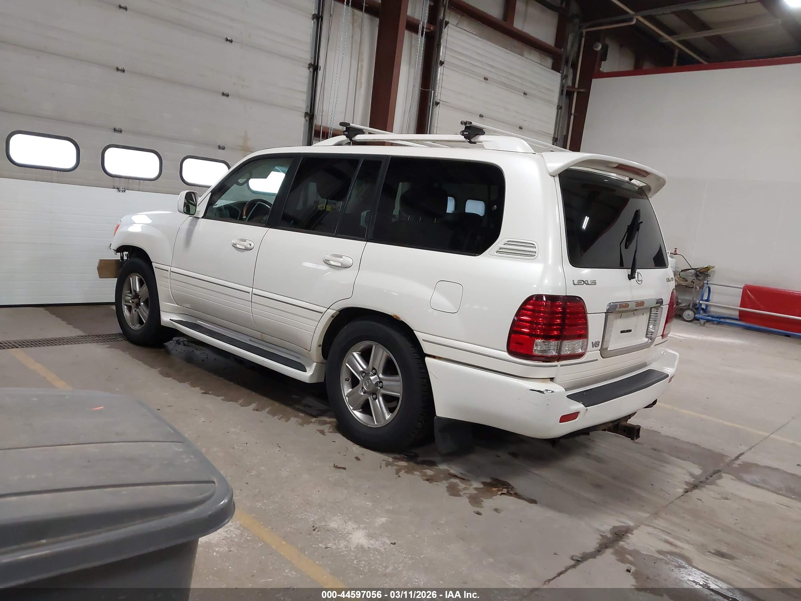 LEXUS LX image 3
