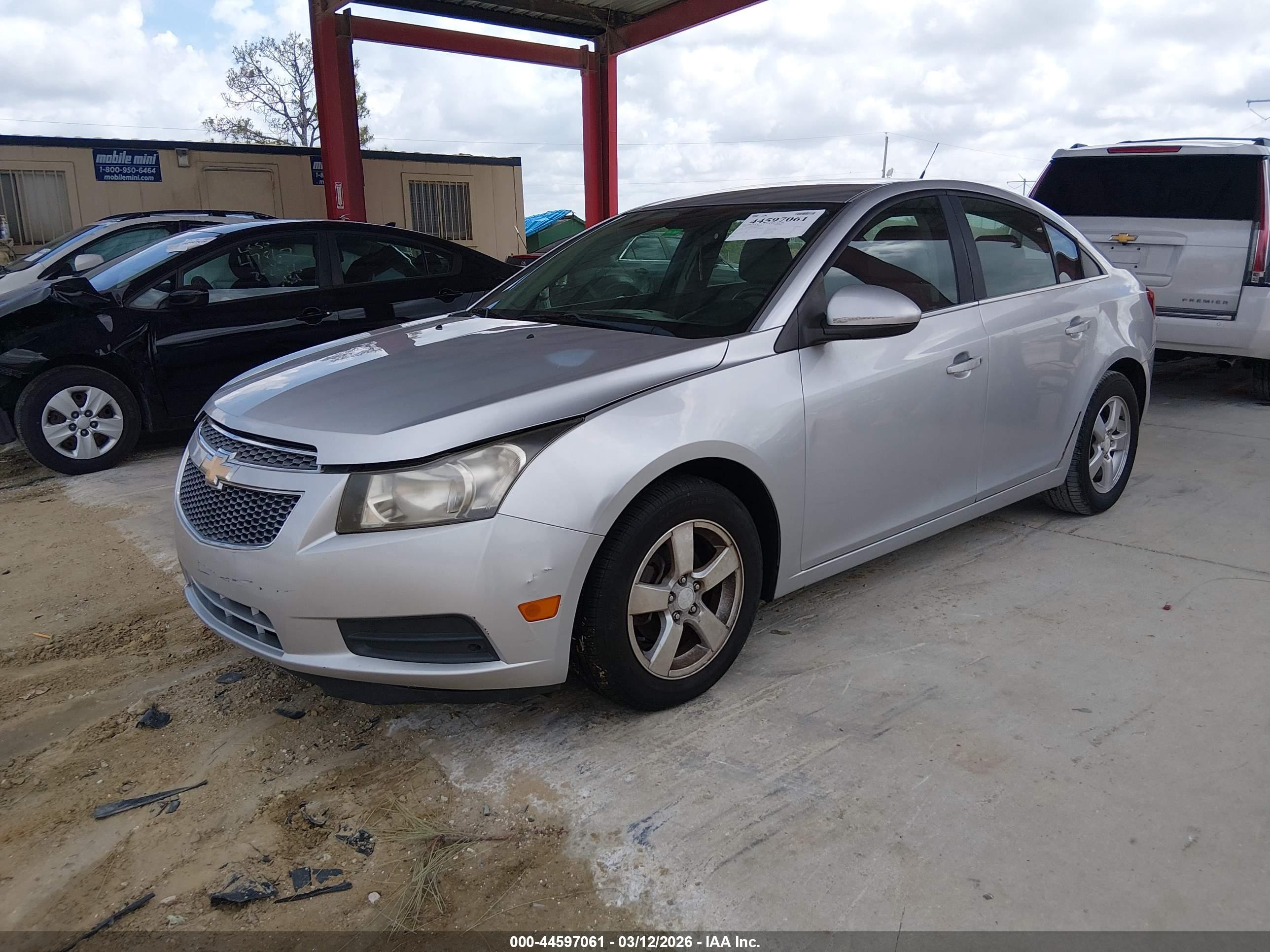 CHEVROLET CRUZE image 2