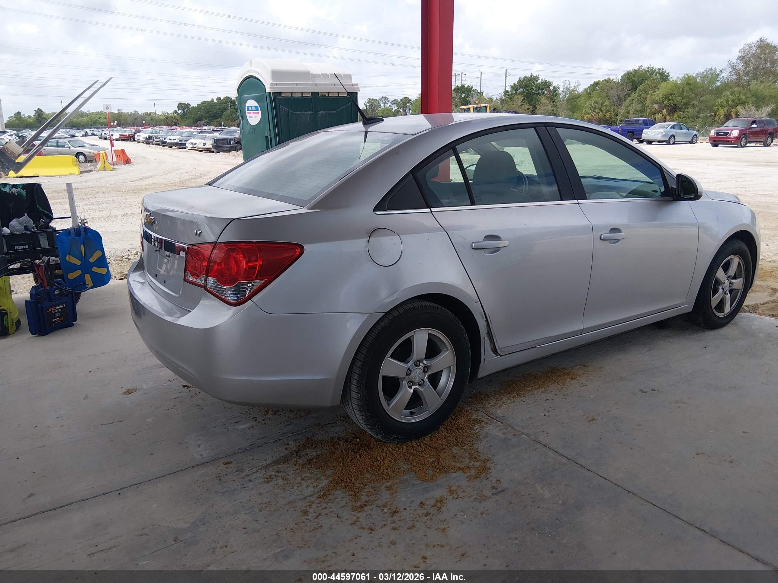 CHEVROLET CRUZE image 4