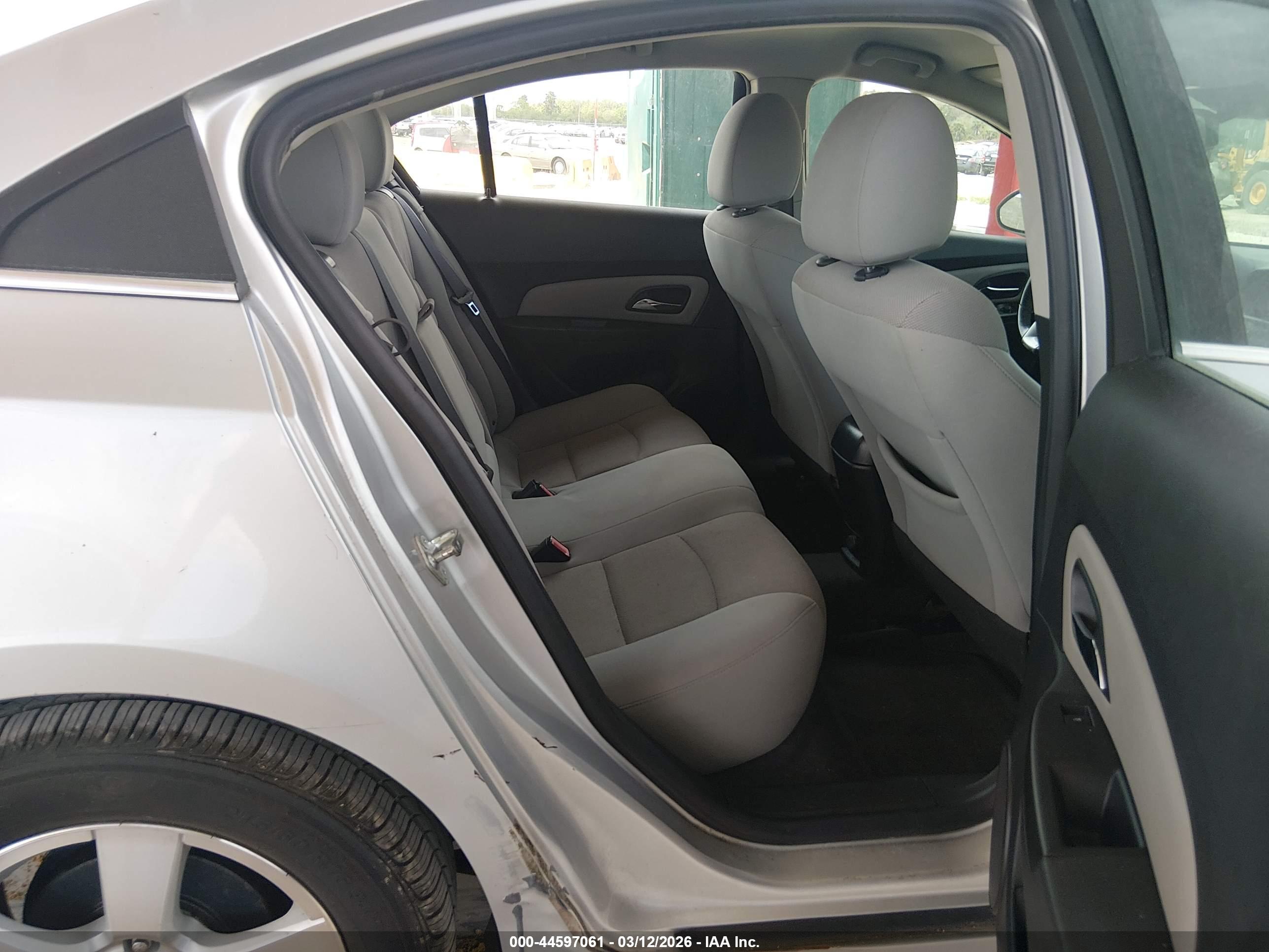 CHEVROLET CRUZE image 8