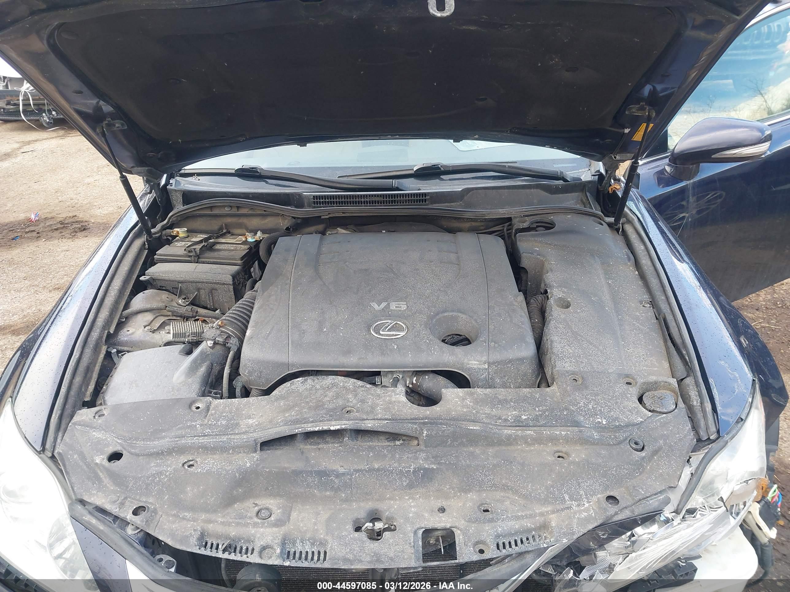 LEXUS IS image 10