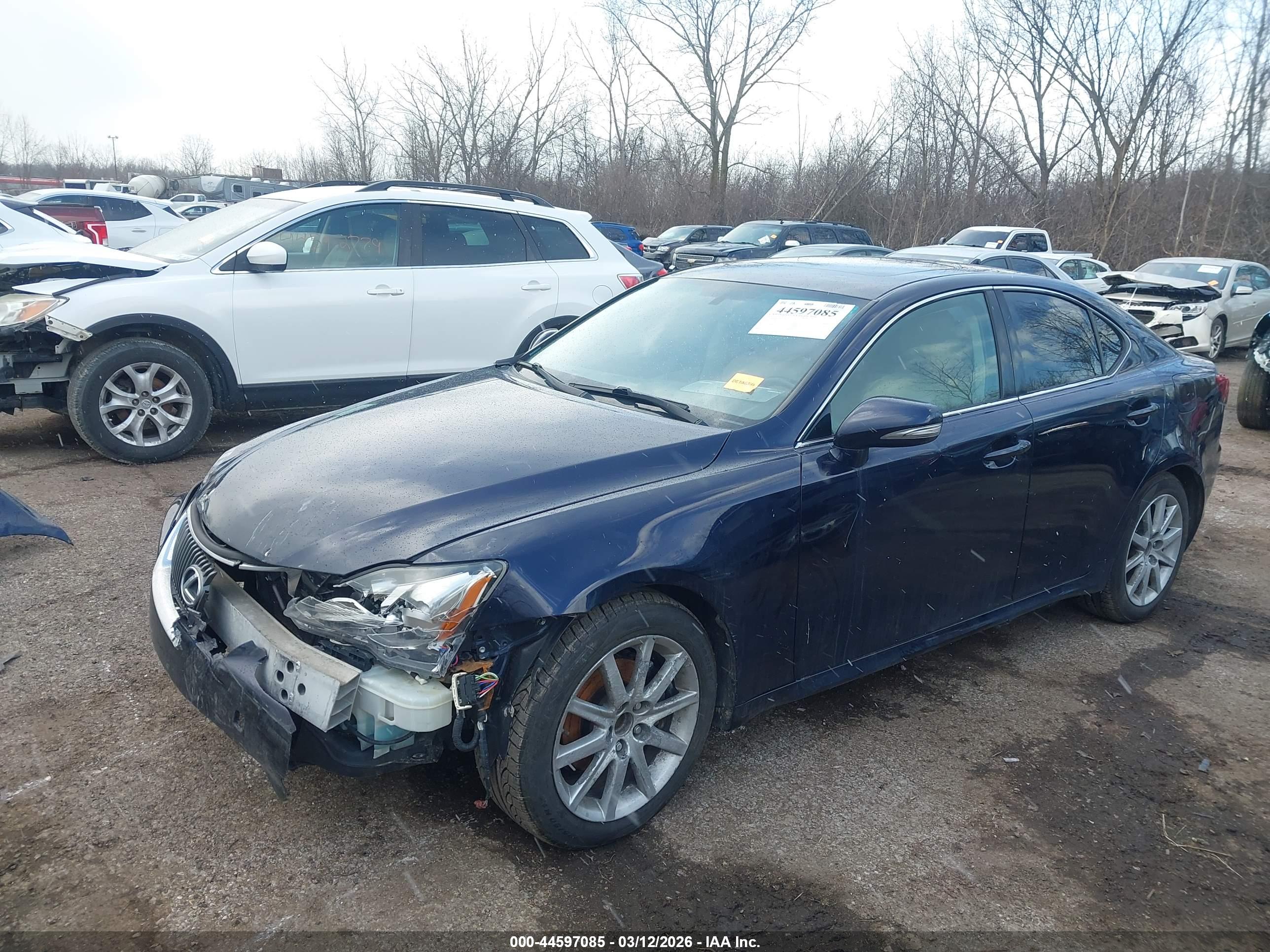 LEXUS IS image 2