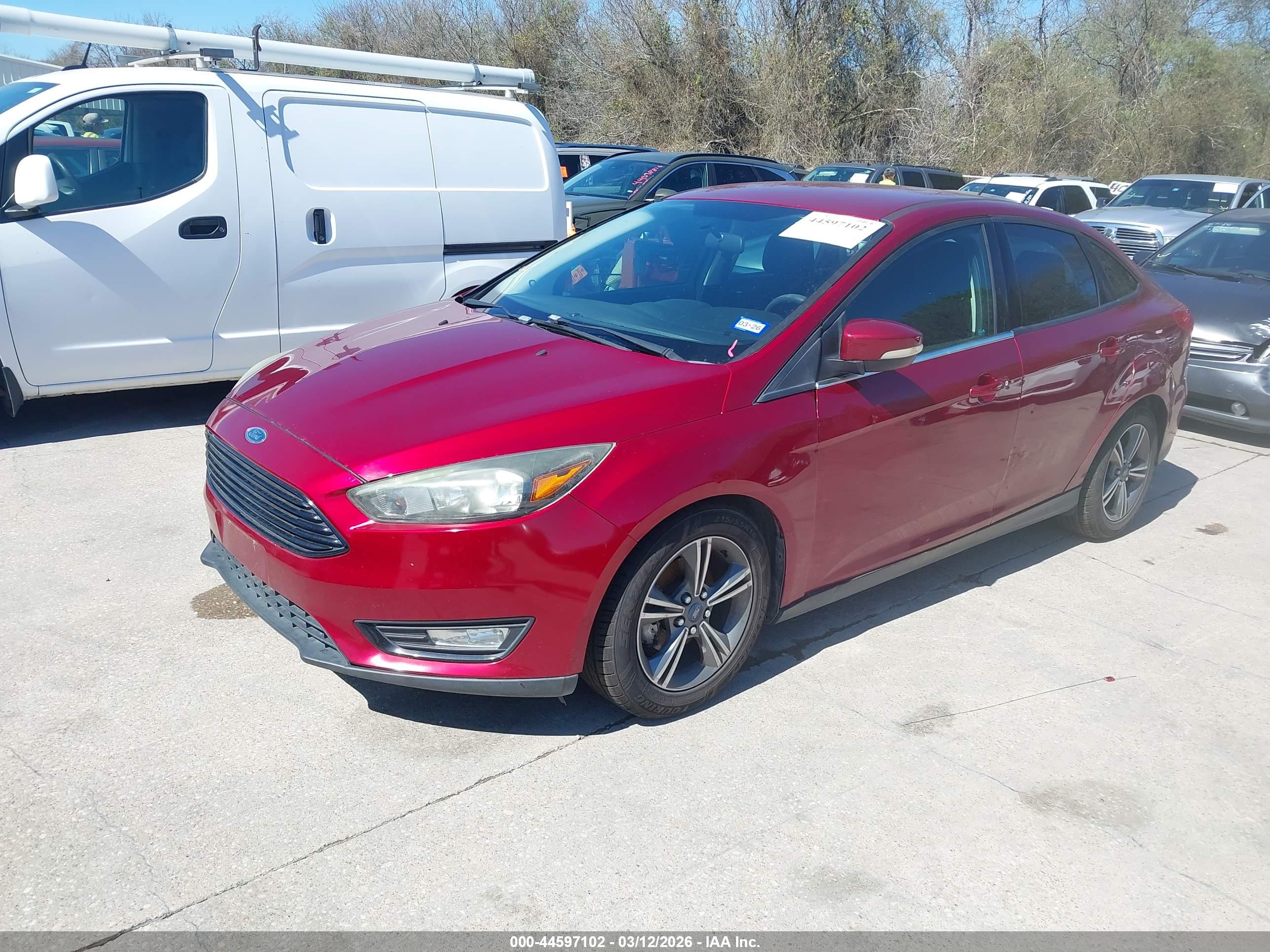FORD FOCUS image 2