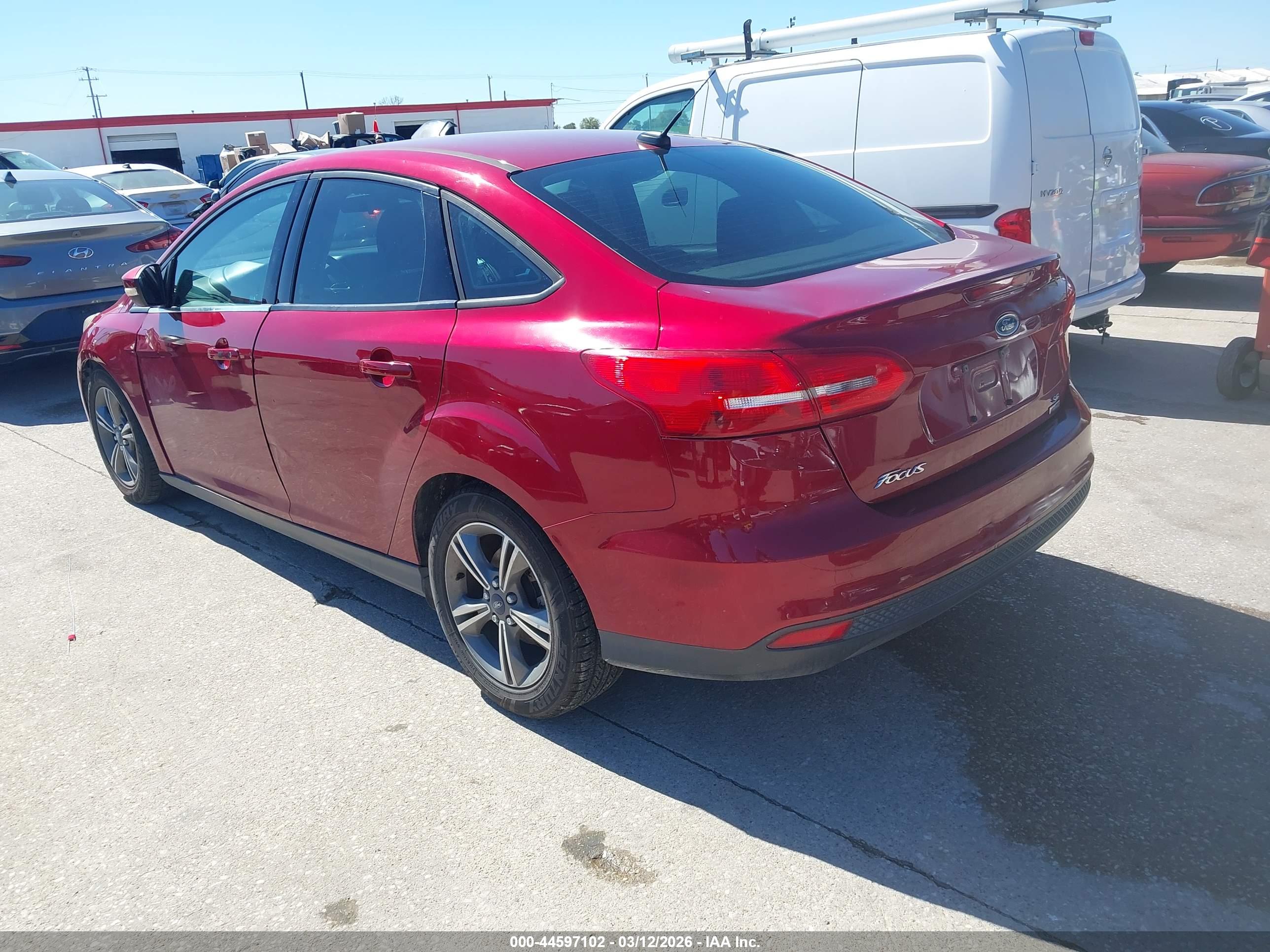 FORD FOCUS image 3