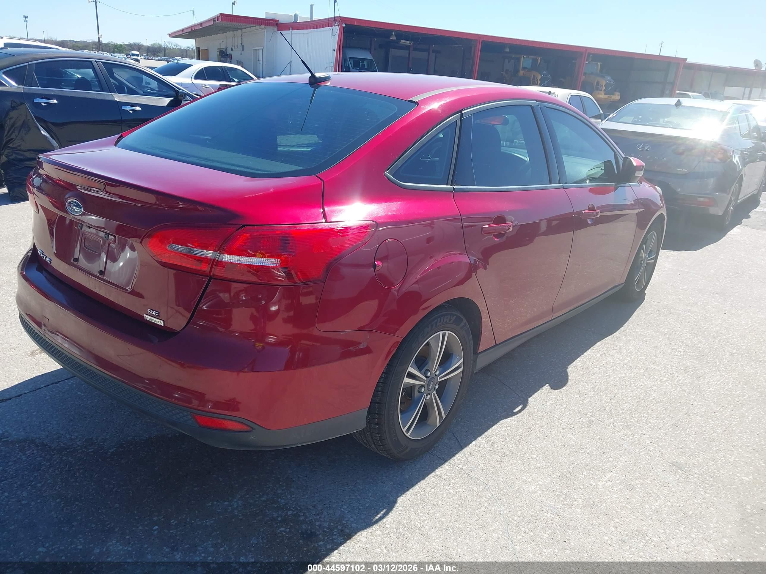 FORD FOCUS image 4